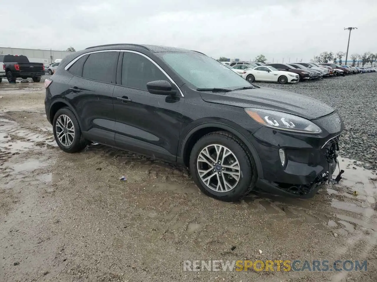 4 Photograph of a damaged car 1FMCU0H67LUC78042 FORD ESCAPE 2020