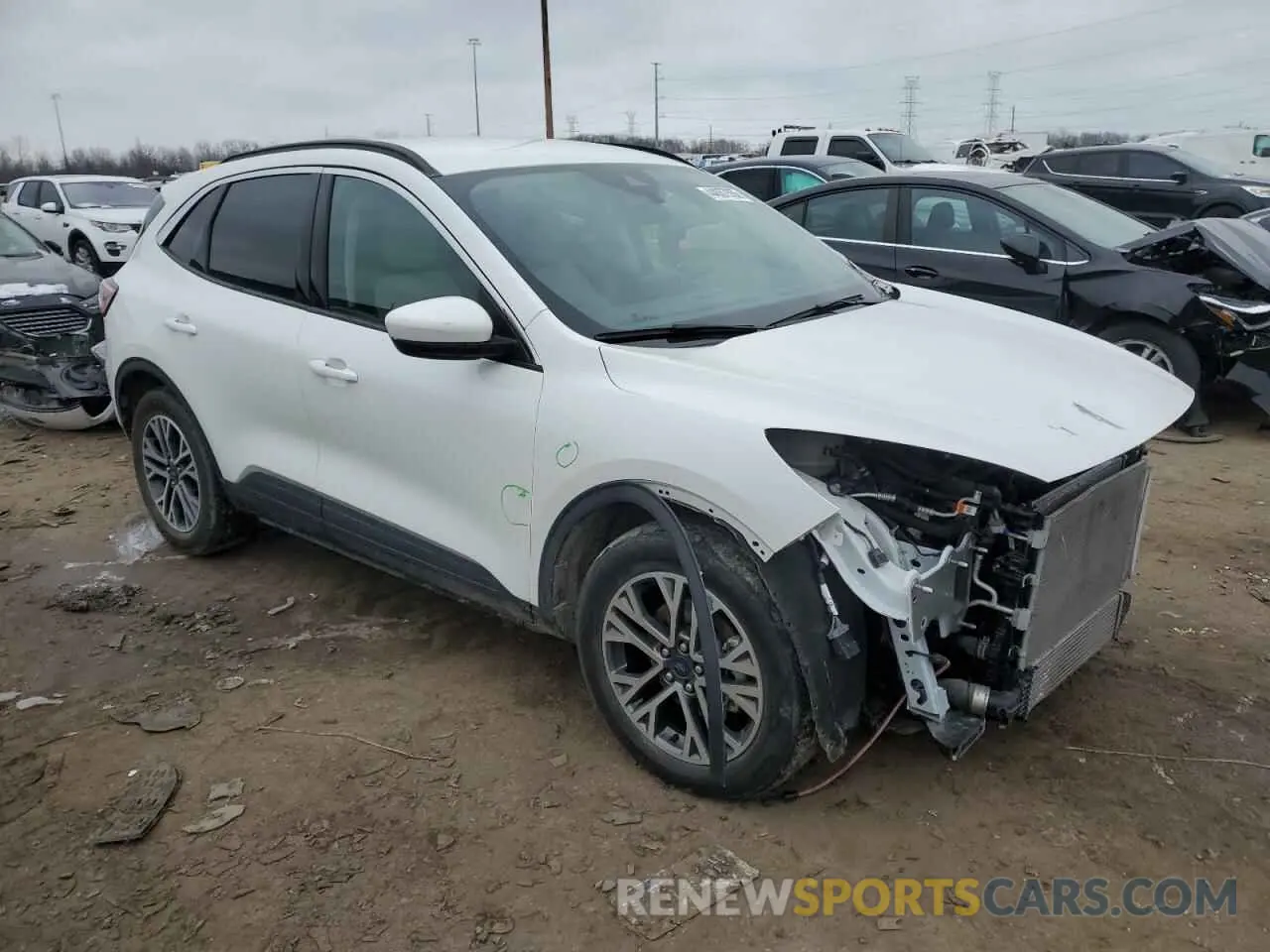 4 Photograph of a damaged car 1FMCU0H68LUB45502 FORD ESCAPE 2020