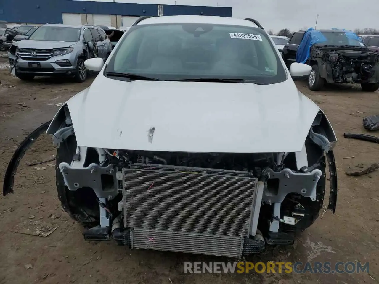 5 Photograph of a damaged car 1FMCU0H68LUB45502 FORD ESCAPE 2020