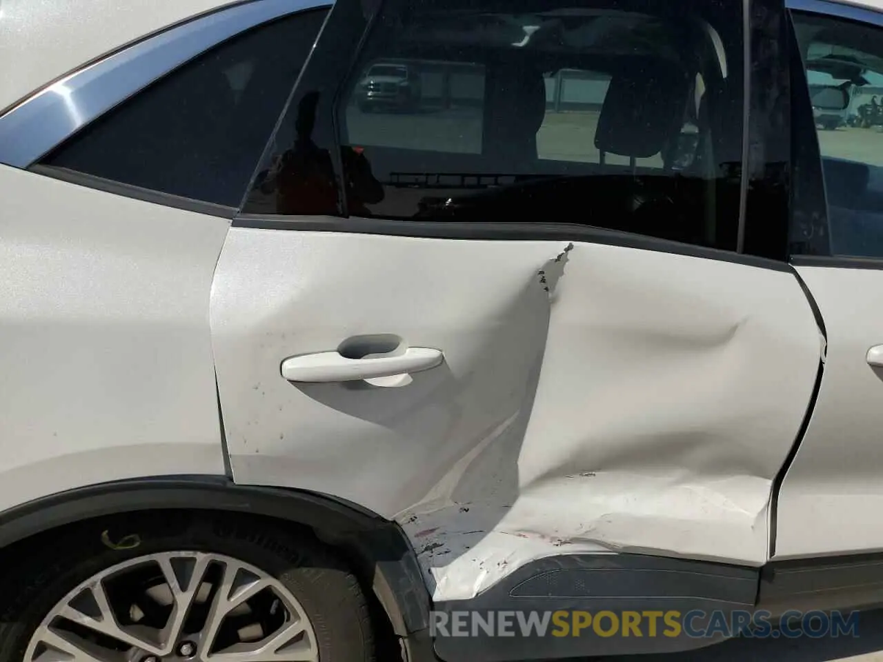 12 Photograph of a damaged car 1FMCU0H69LUA31315 FORD ESCAPE 2020
