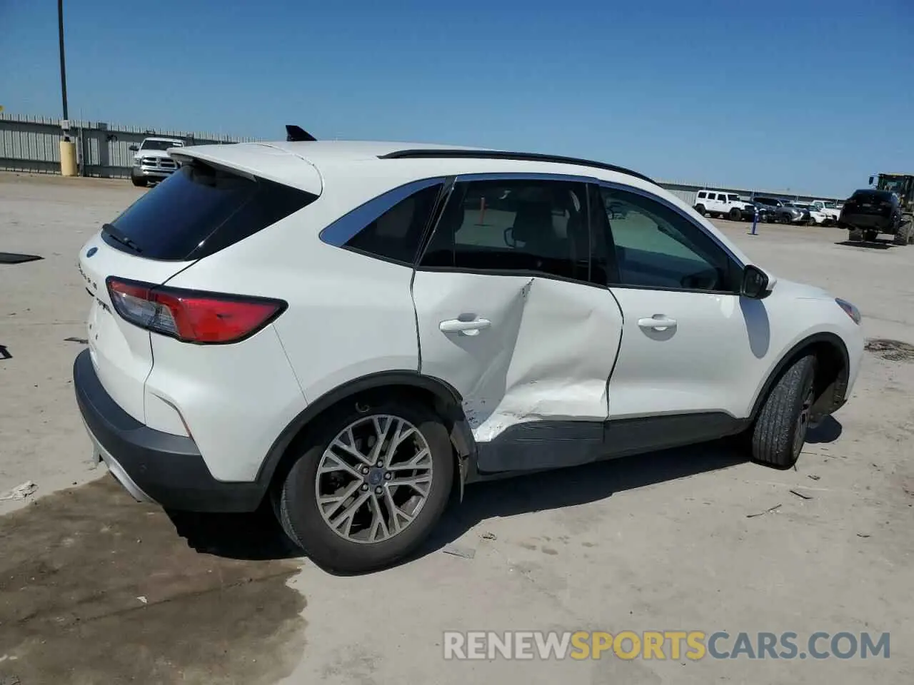 3 Photograph of a damaged car 1FMCU0H69LUA31315 FORD ESCAPE 2020