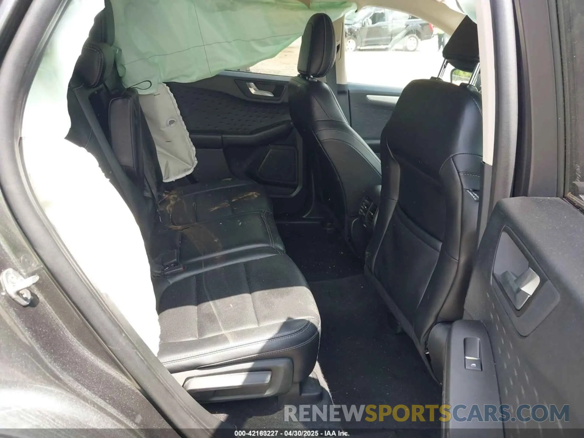 8 Photograph of a damaged car 1FMCU0H69LUB18115 FORD ESCAPE 2020