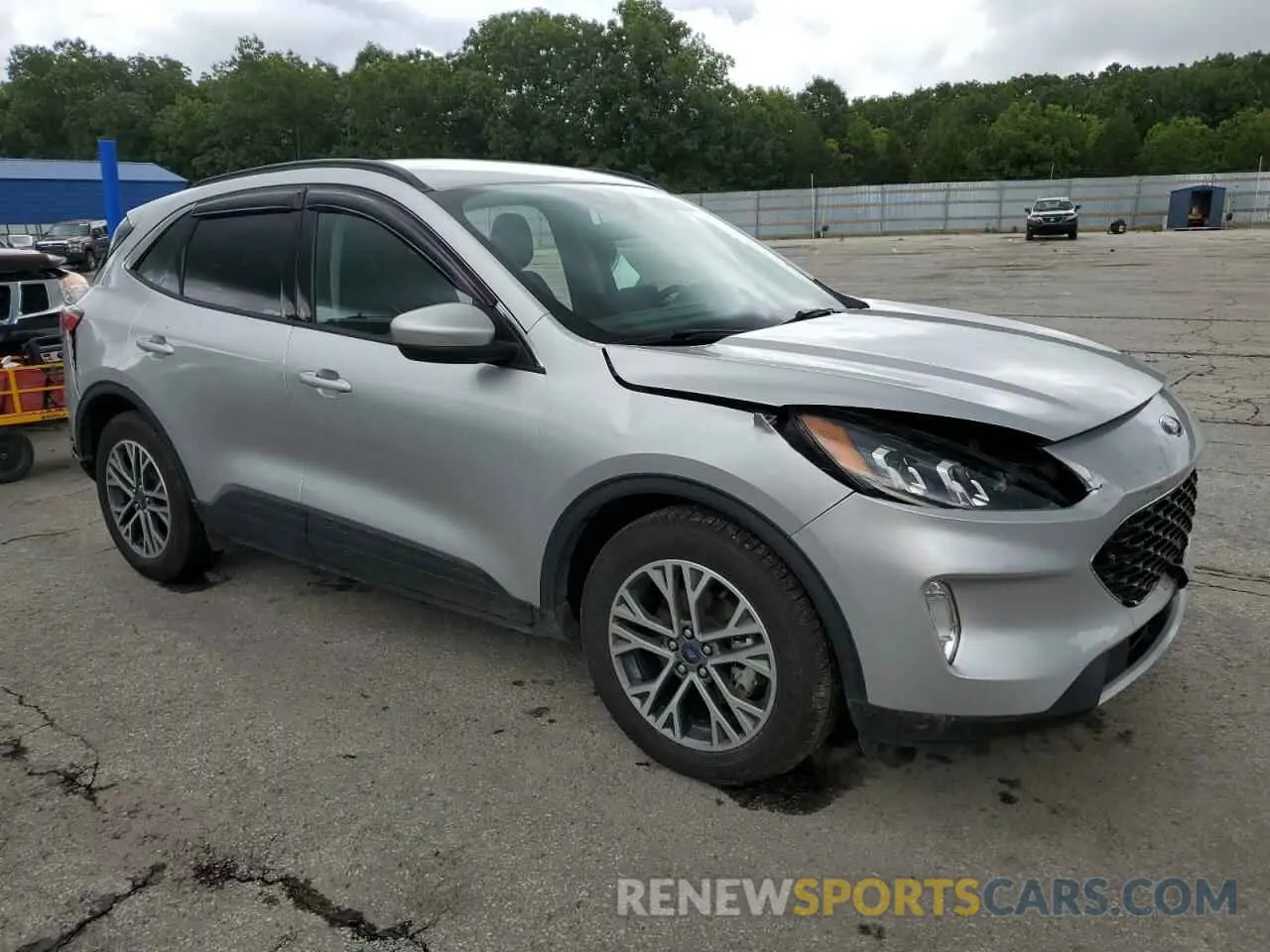 4 Photograph of a damaged car 1FMCU0H6XLUA33543 FORD ESCAPE 2020