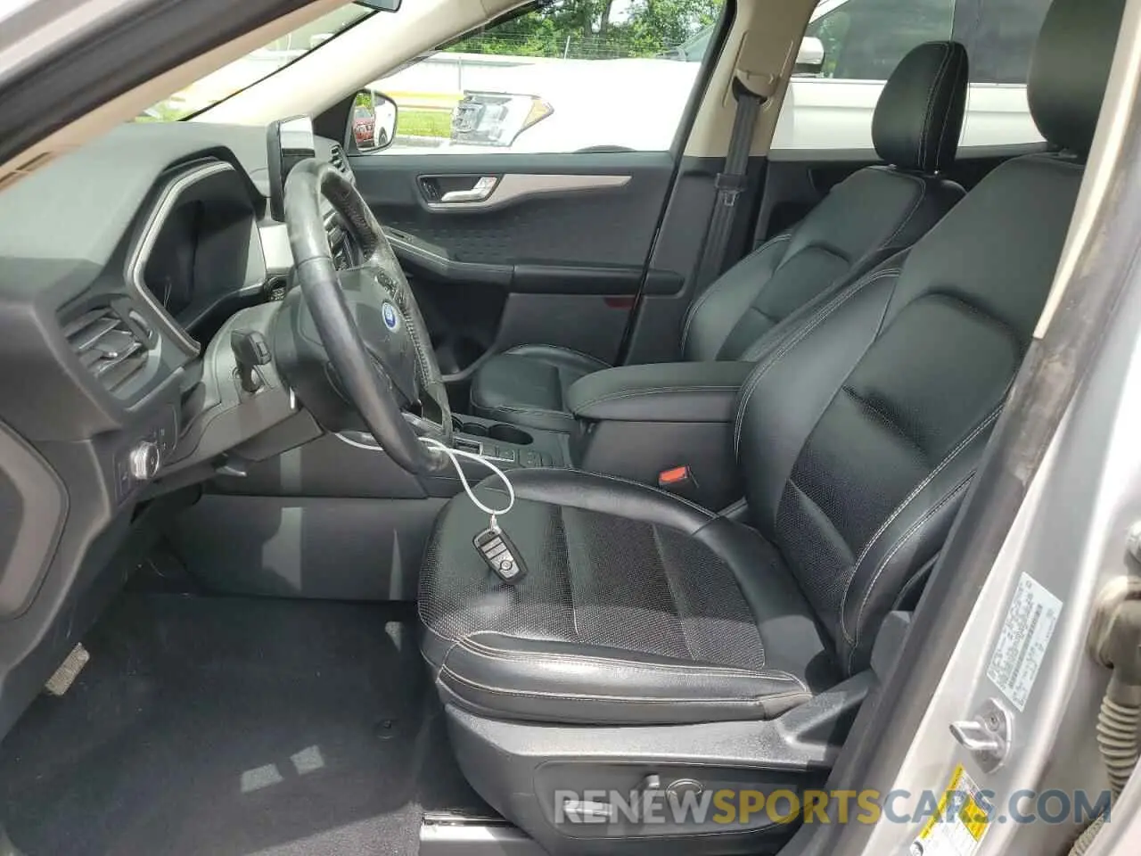 7 Photograph of a damaged car 1FMCU0H6XLUA33543 FORD ESCAPE 2020