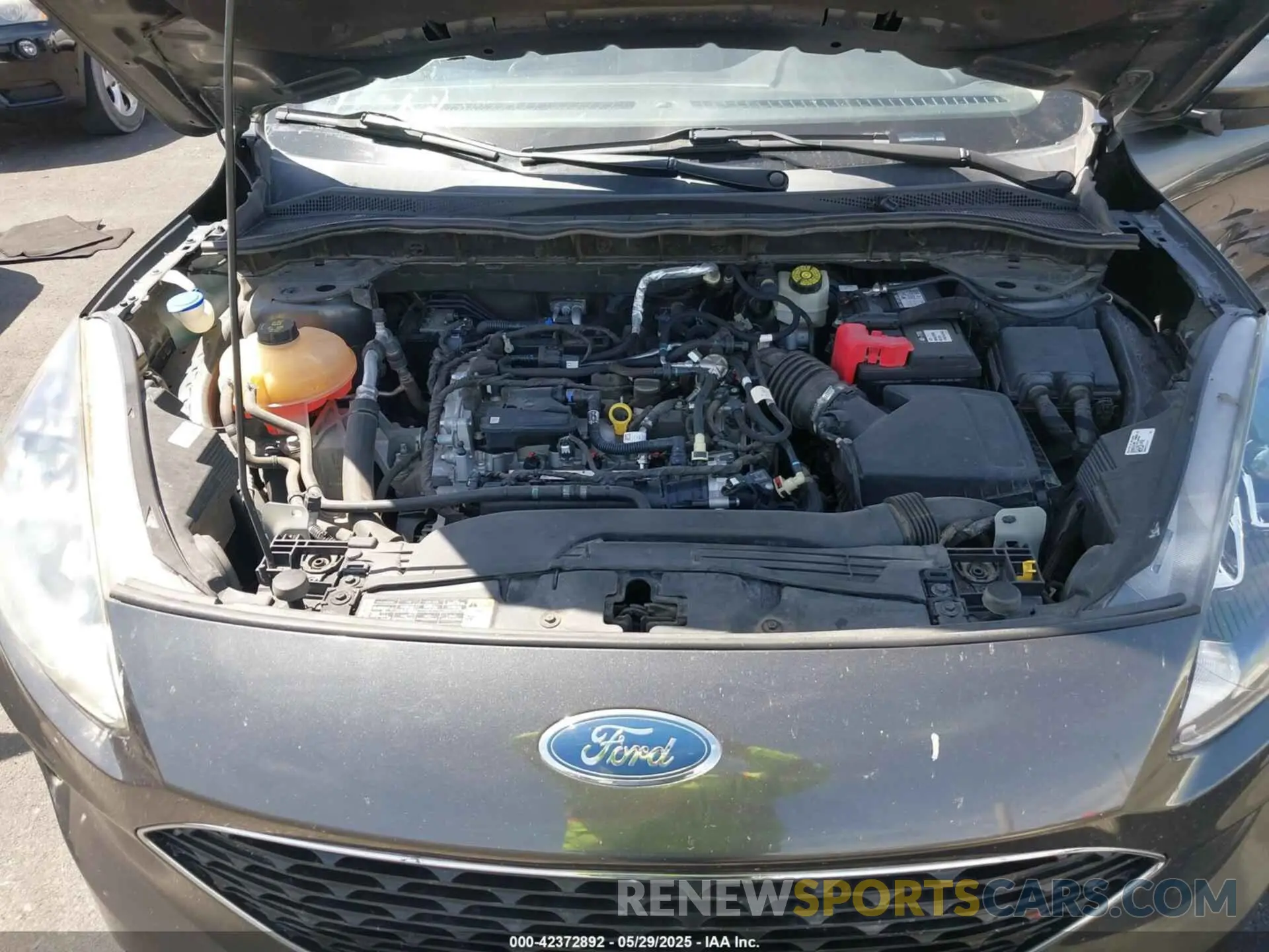 10 Photograph of a damaged car 1FMCU0H6XLUA58846 FORD ESCAPE 2020