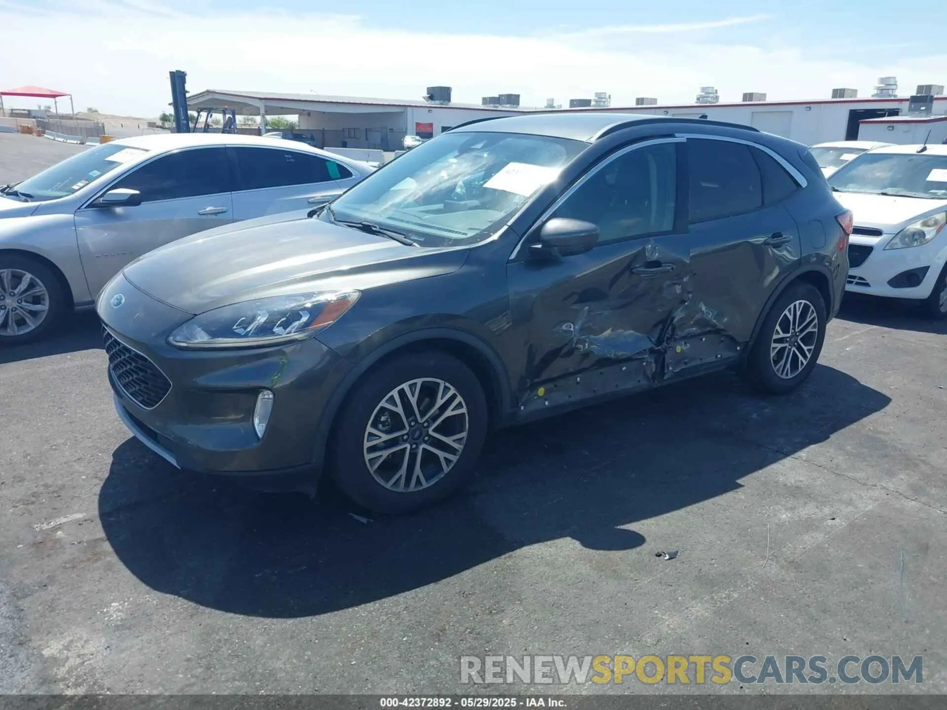 6 Photograph of a damaged car 1FMCU0H6XLUA58846 FORD ESCAPE 2020
