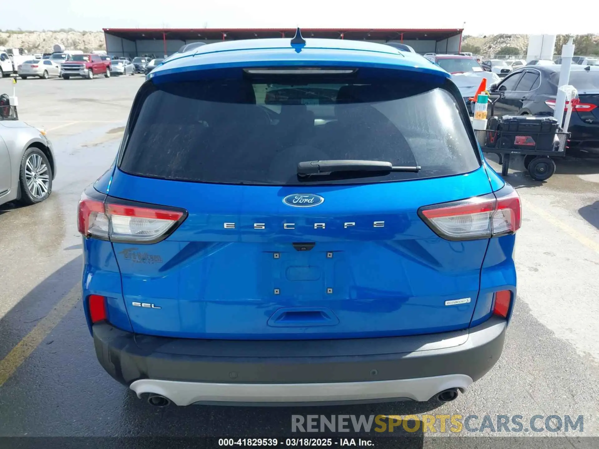 17 Photograph of a damaged car 1FMCU0H6XLUB08550 FORD ESCAPE 2020