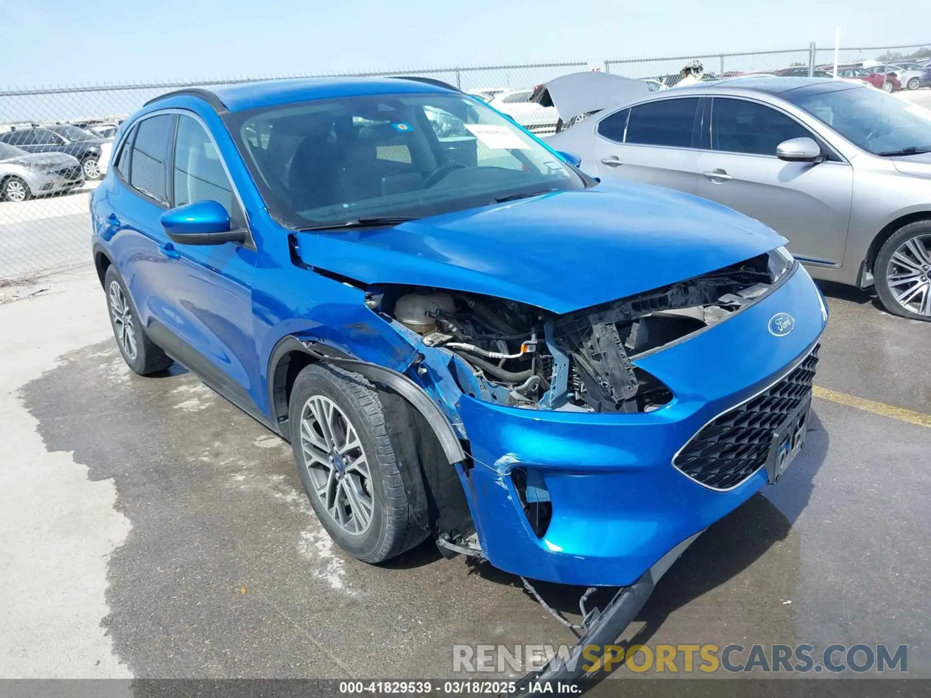 18 Photograph of a damaged car 1FMCU0H6XLUB08550 FORD ESCAPE 2020
