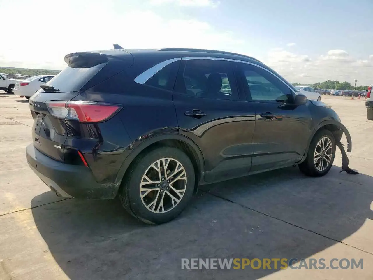 3 Photograph of a damaged car 1FMCU0H6XLUB18138 FORD ESCAPE 2020