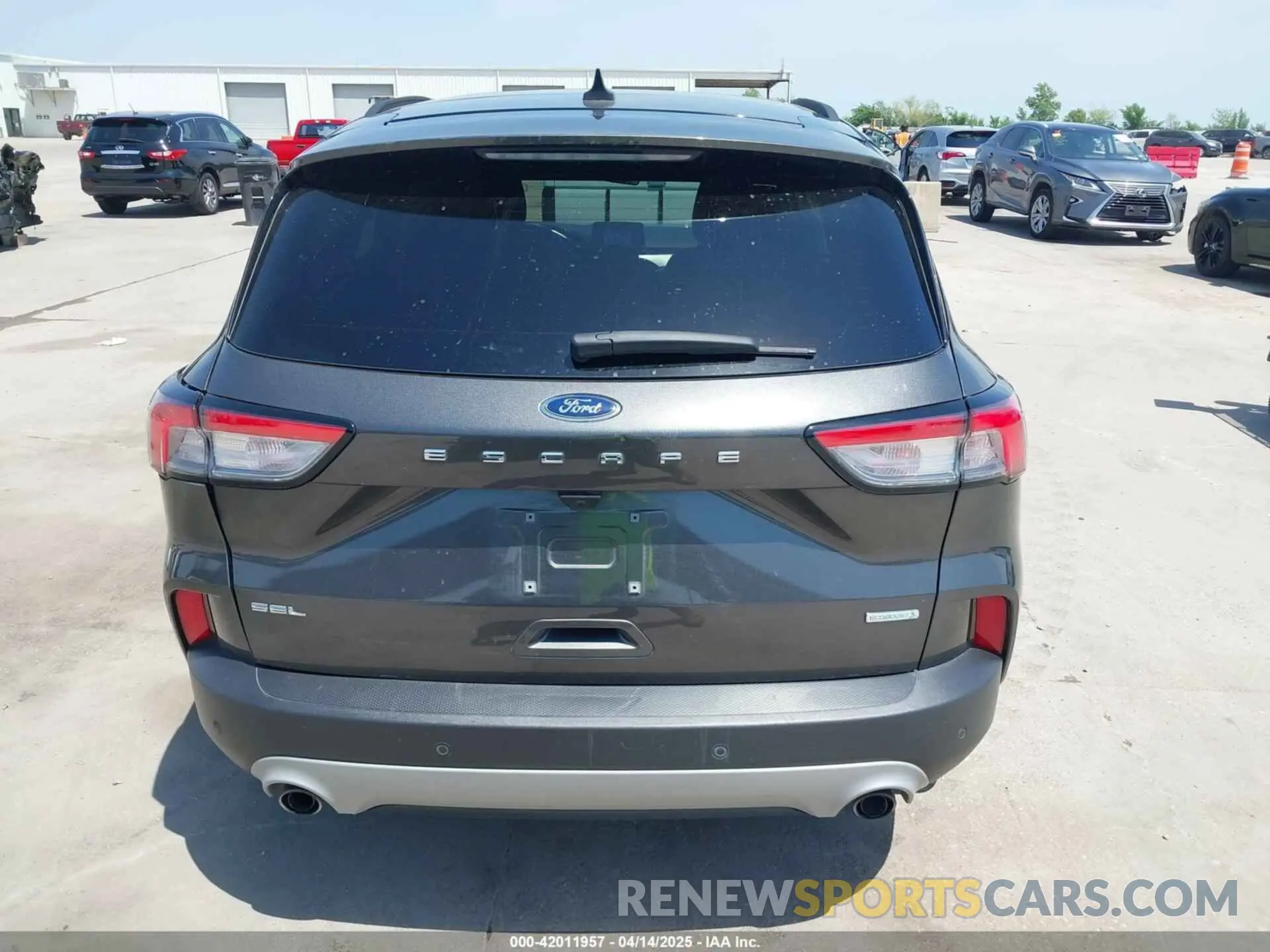 16 Photograph of a damaged car 1FMCU0H6XLUB65671 FORD ESCAPE 2020