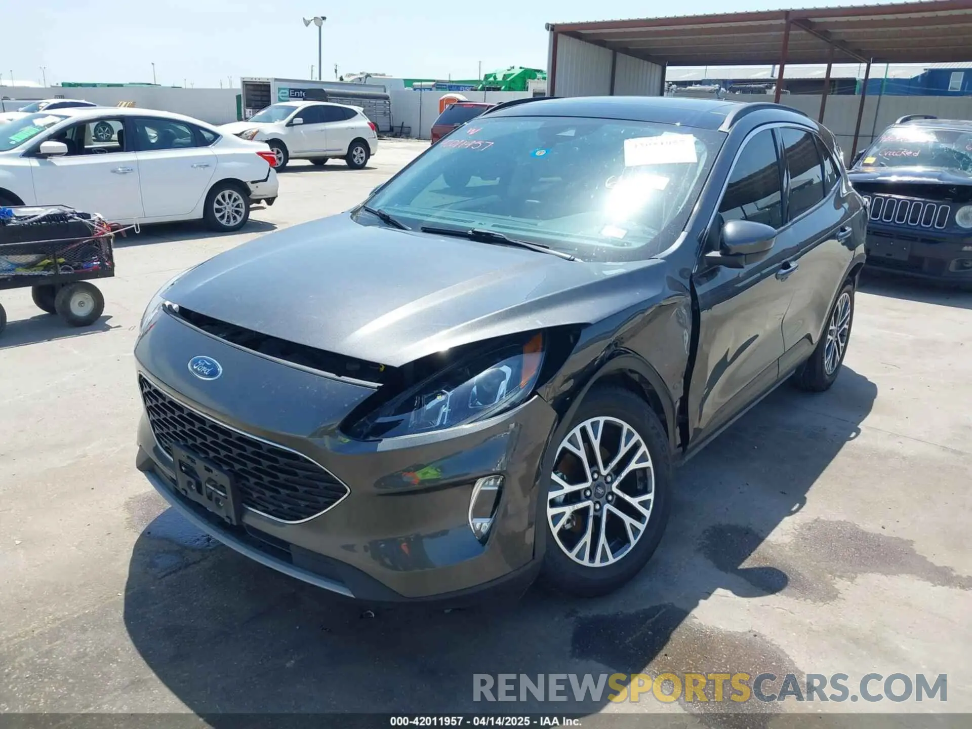 2 Photograph of a damaged car 1FMCU0H6XLUB65671 FORD ESCAPE 2020