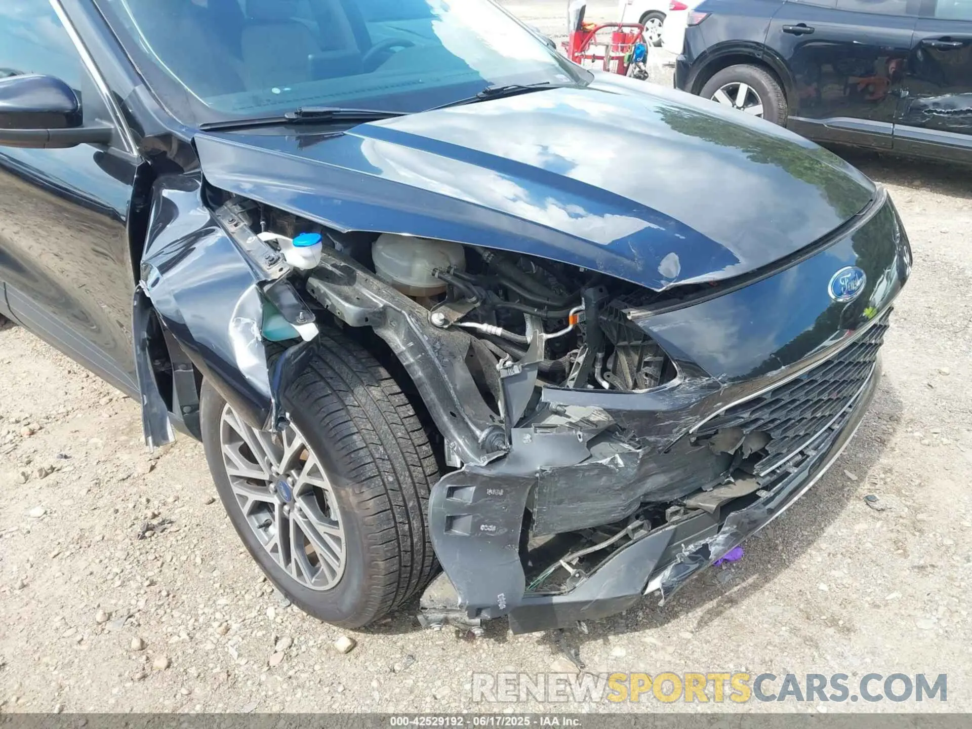 6 Photograph of a damaged car 1FMCU0H6XLUC73739 FORD ESCAPE 2020