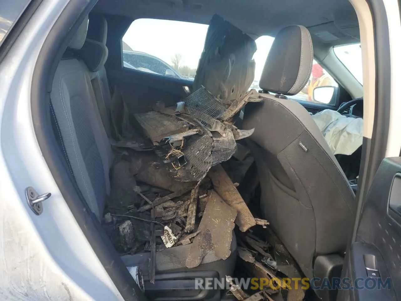 11 Photograph of a damaged car 1FMCU9BZ0LUB10007 FORD ESCAPE 2020