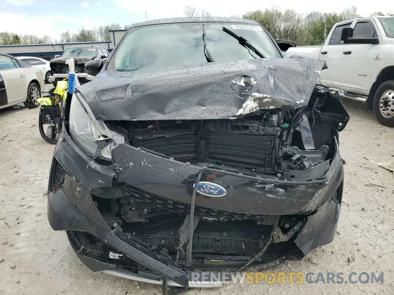 5 Photograph of a damaged car 1FMCU9BZ1LUC26946 FORD ESCAPE 2020
