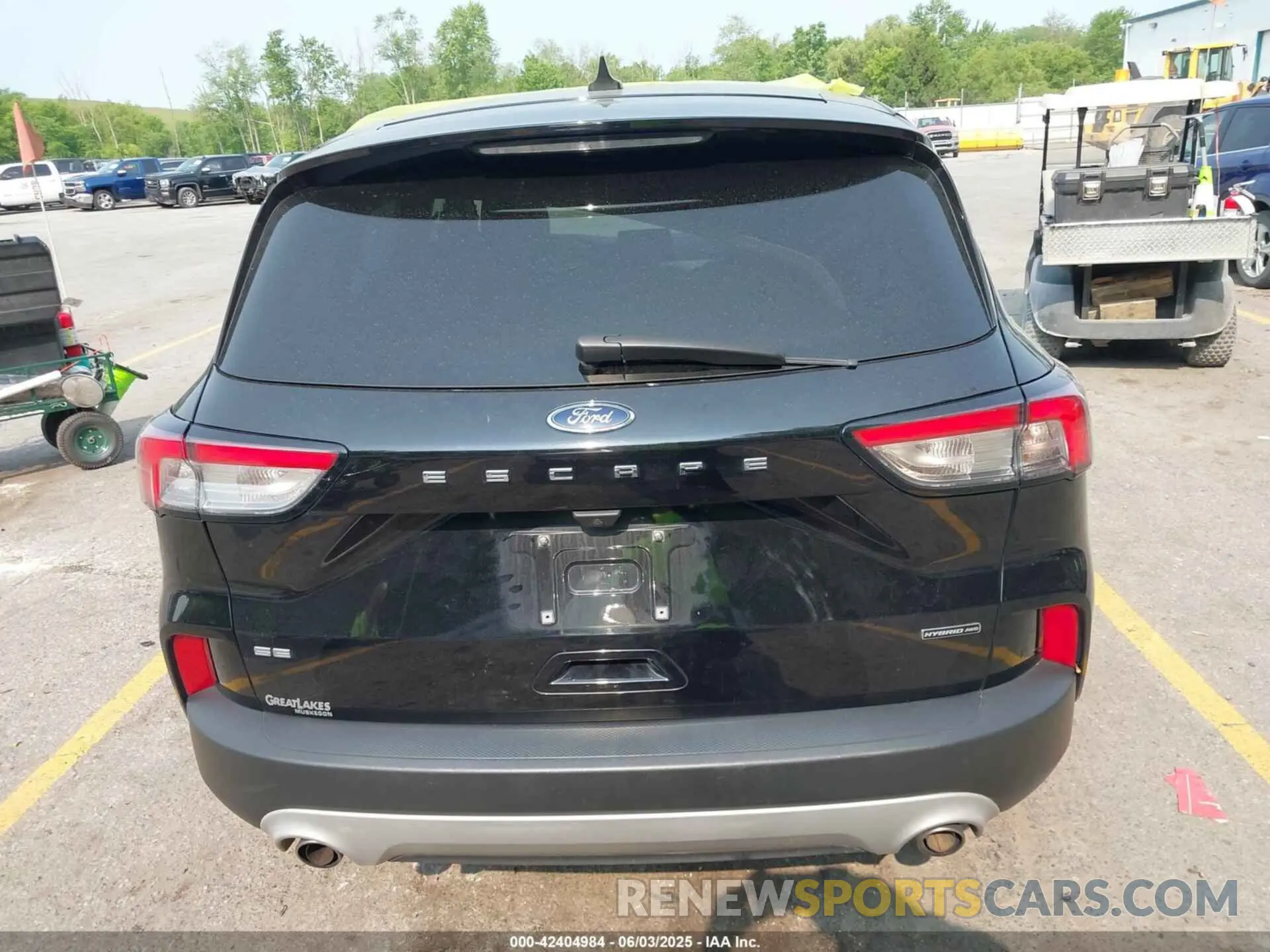 16 Photograph of a damaged car 1FMCU9BZ4LUC25970 FORD ESCAPE 2020