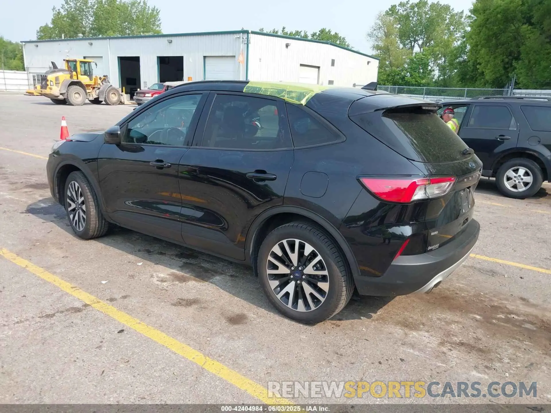 3 Photograph of a damaged car 1FMCU9BZ4LUC25970 FORD ESCAPE 2020