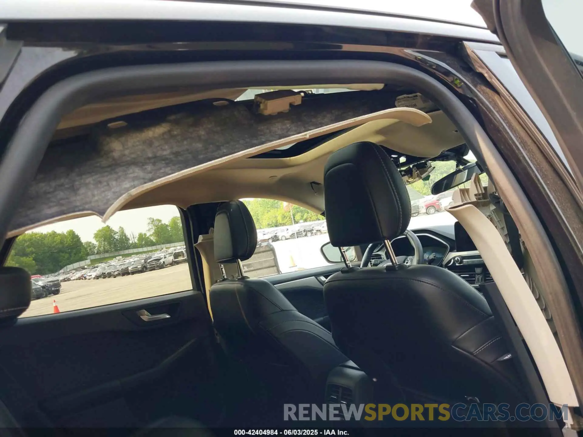 6 Photograph of a damaged car 1FMCU9BZ4LUC25970 FORD ESCAPE 2020