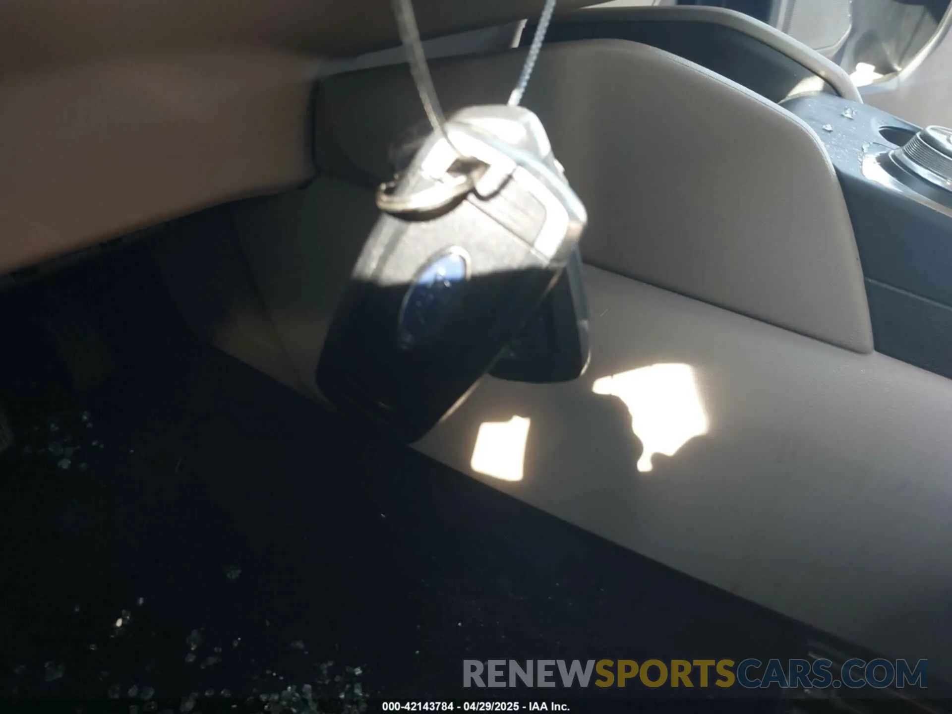 11 Photograph of a damaged car 1FMCU9BZ6LUC38008 FORD ESCAPE 2020