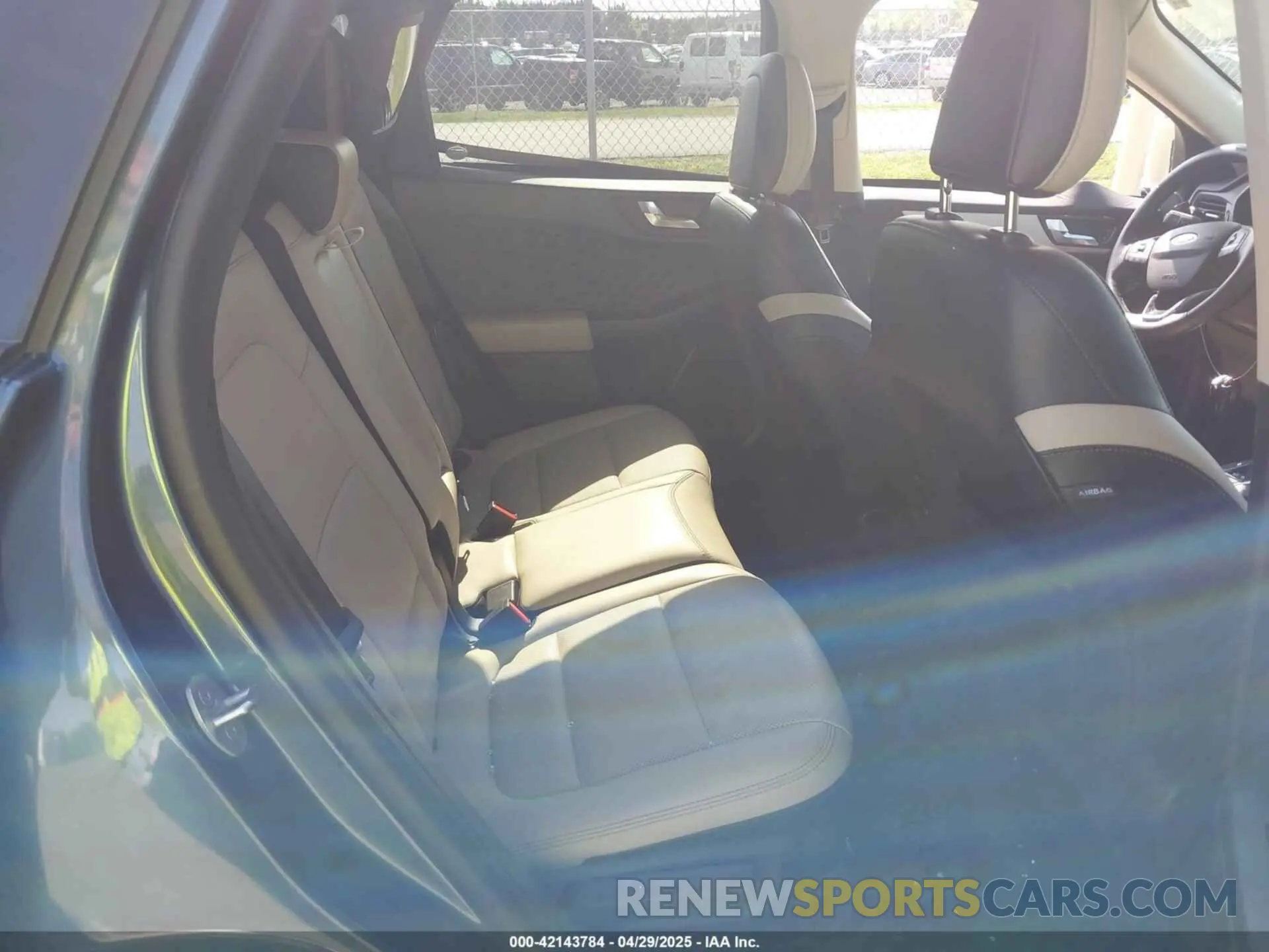 8 Photograph of a damaged car 1FMCU9BZ6LUC38008 FORD ESCAPE 2020