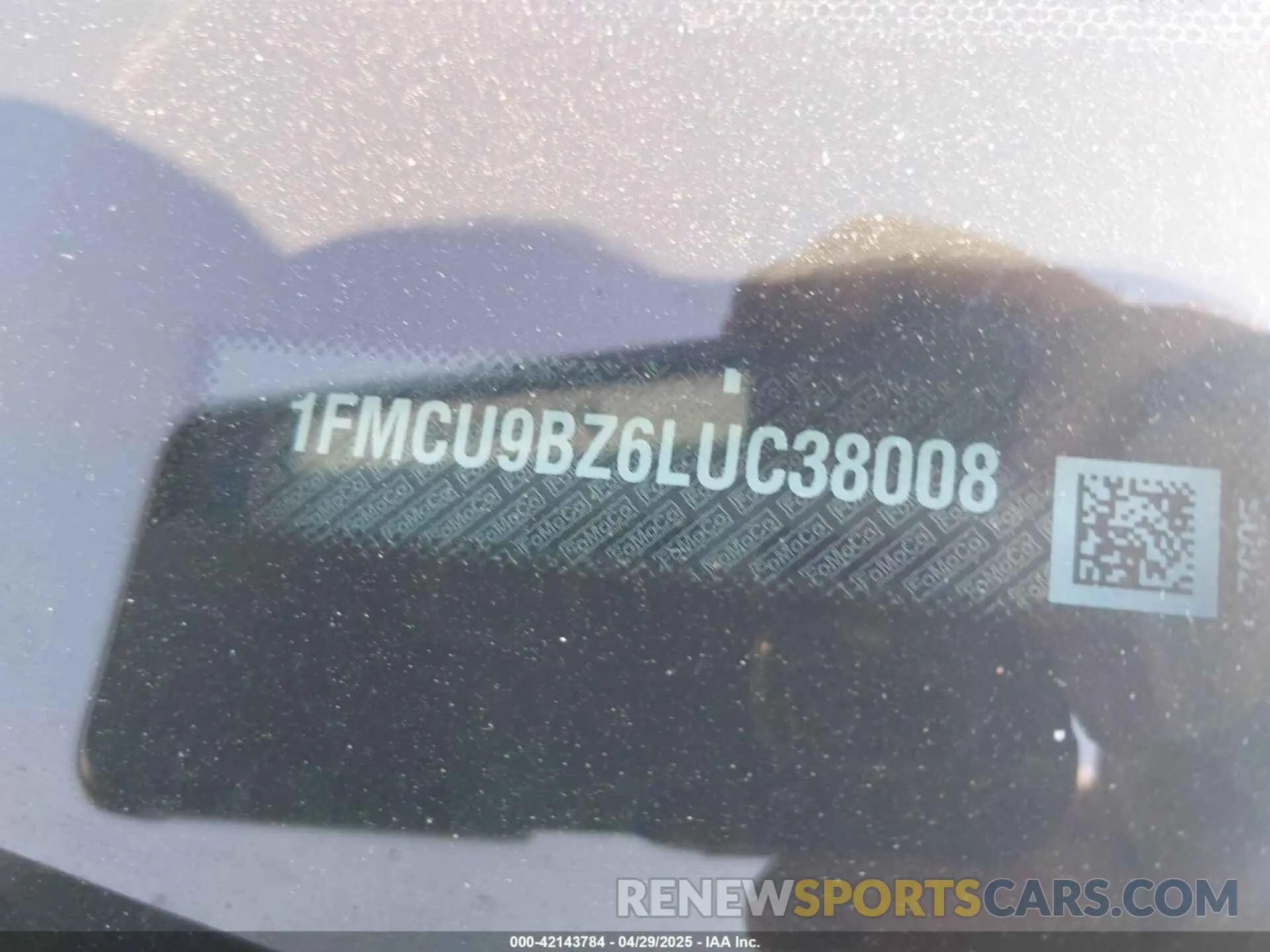 9 Photograph of a damaged car 1FMCU9BZ6LUC38008 FORD ESCAPE 2020