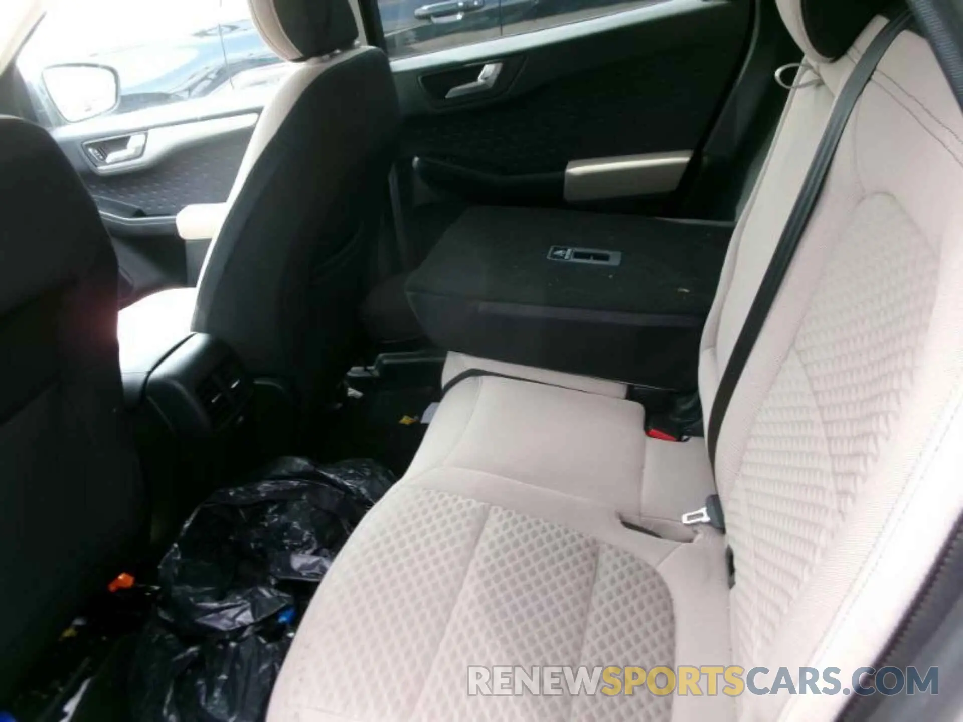 19 Photograph of a damaged car 1FMCU9BZ6LUC46769 FORD ESCAPE 2020