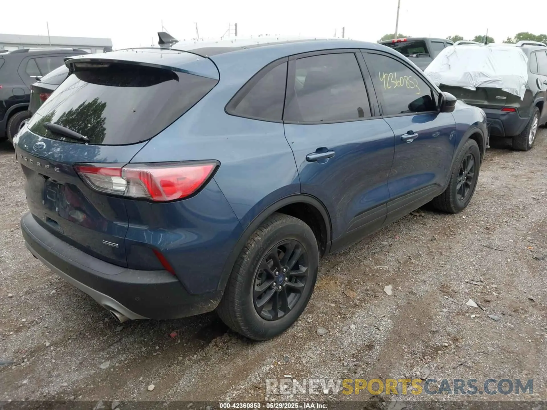 4 Photograph of a damaged car 1FMCU9BZ6LUC60607 FORD ESCAPE 2020
