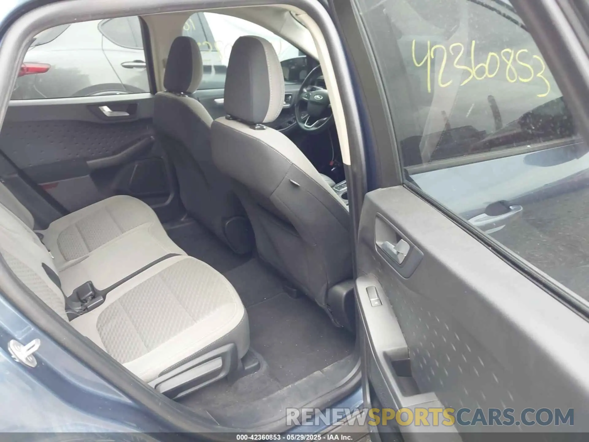 8 Photograph of a damaged car 1FMCU9BZ6LUC60607 FORD ESCAPE 2020