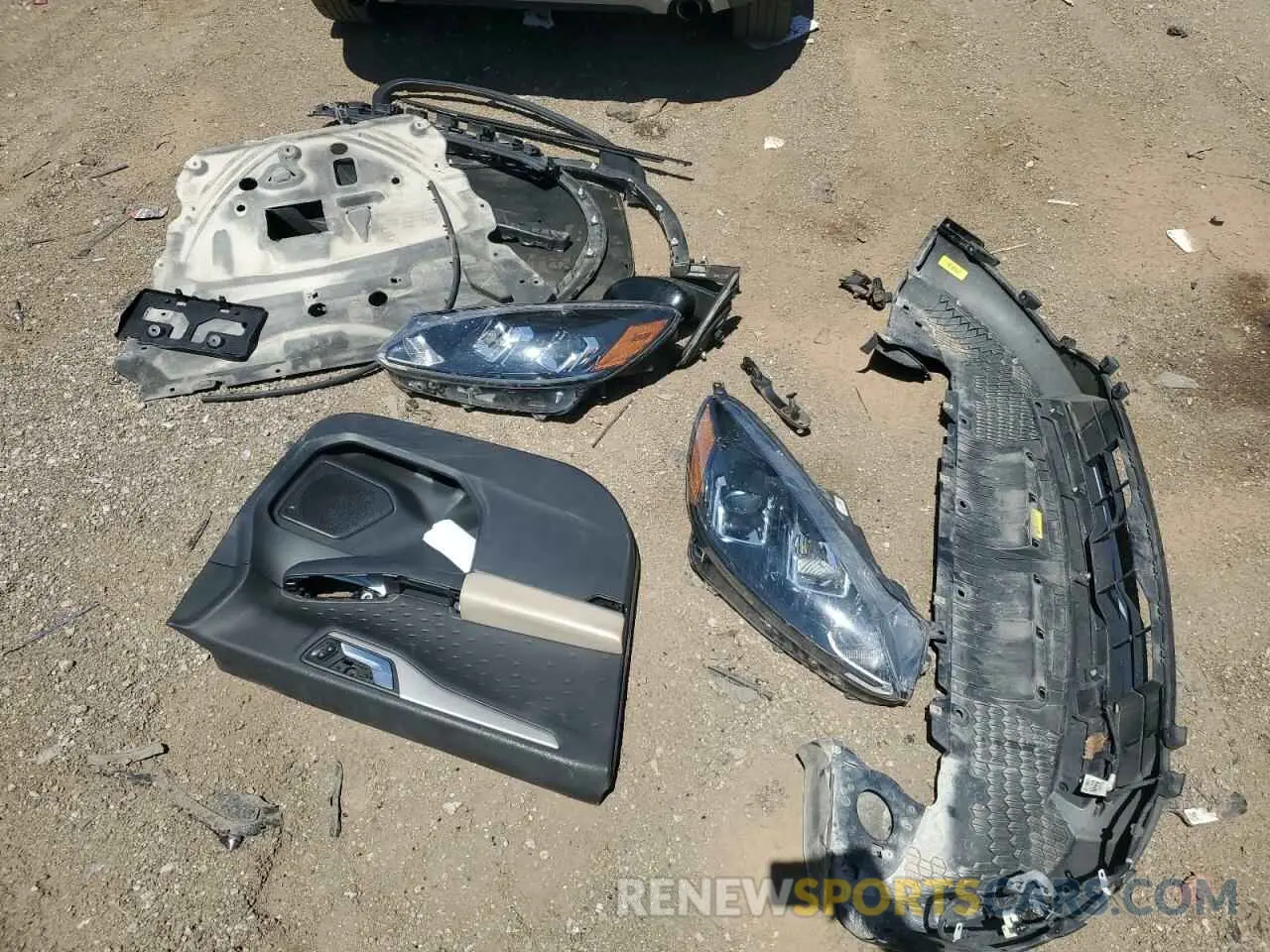 13 Photograph of a damaged car 1FMCU9BZ7LUB14362 FORD ESCAPE 2020