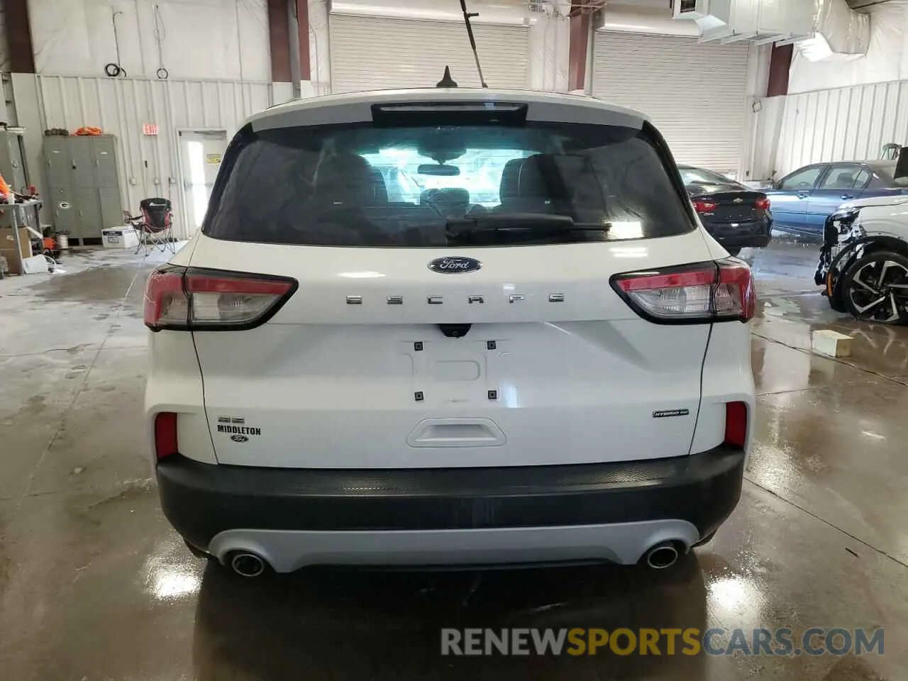 6 Photograph of a damaged car 1FMCU9BZ7LUC52290 FORD ESCAPE 2020