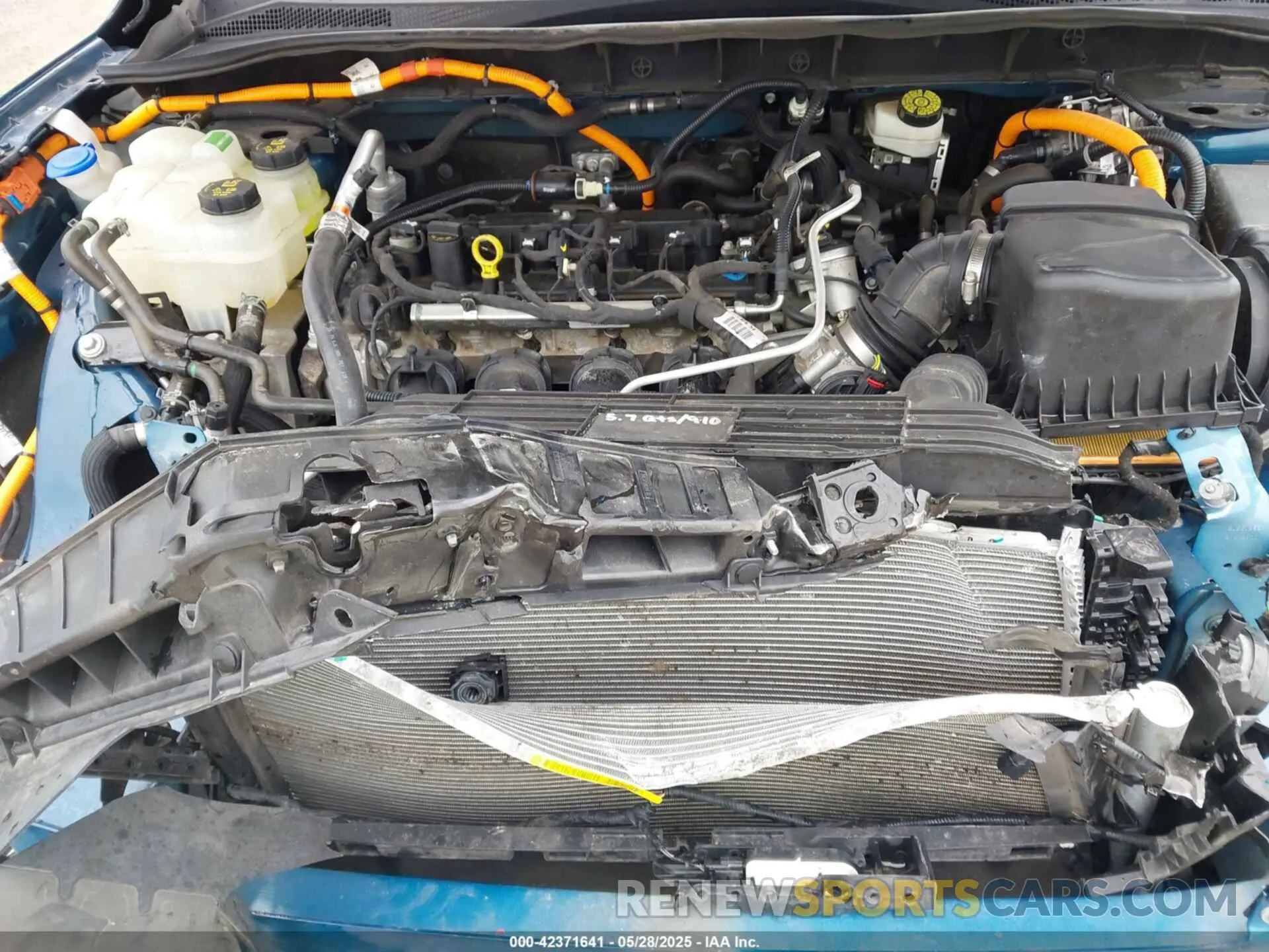 10 Photograph of a damaged car 1FMCU9BZ8LUC13160 FORD ESCAPE 2020