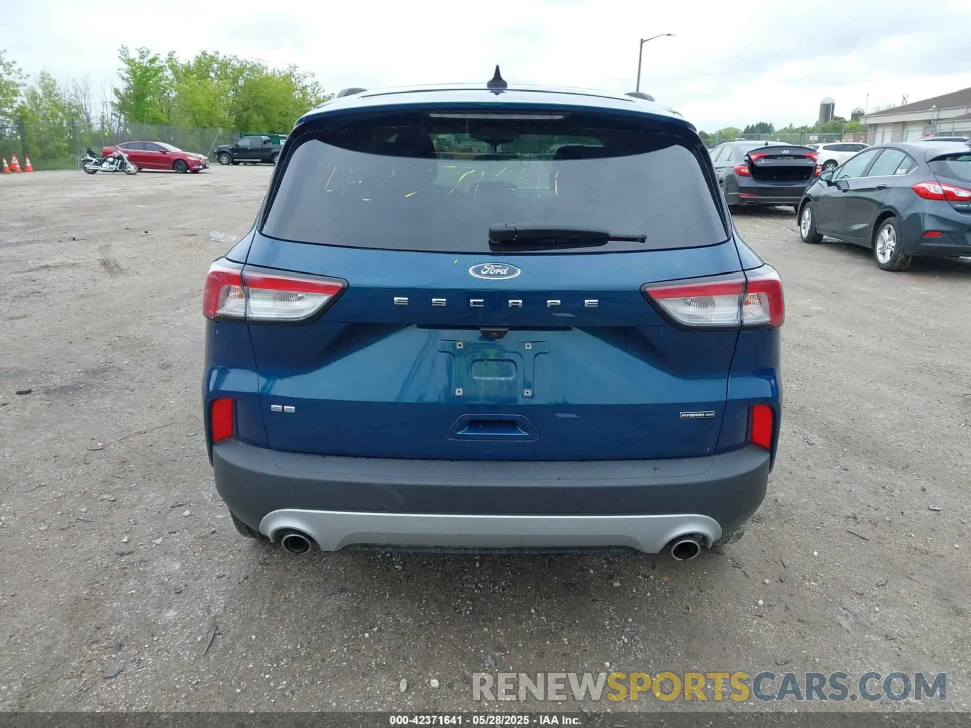 16 Photograph of a damaged car 1FMCU9BZ8LUC13160 FORD ESCAPE 2020