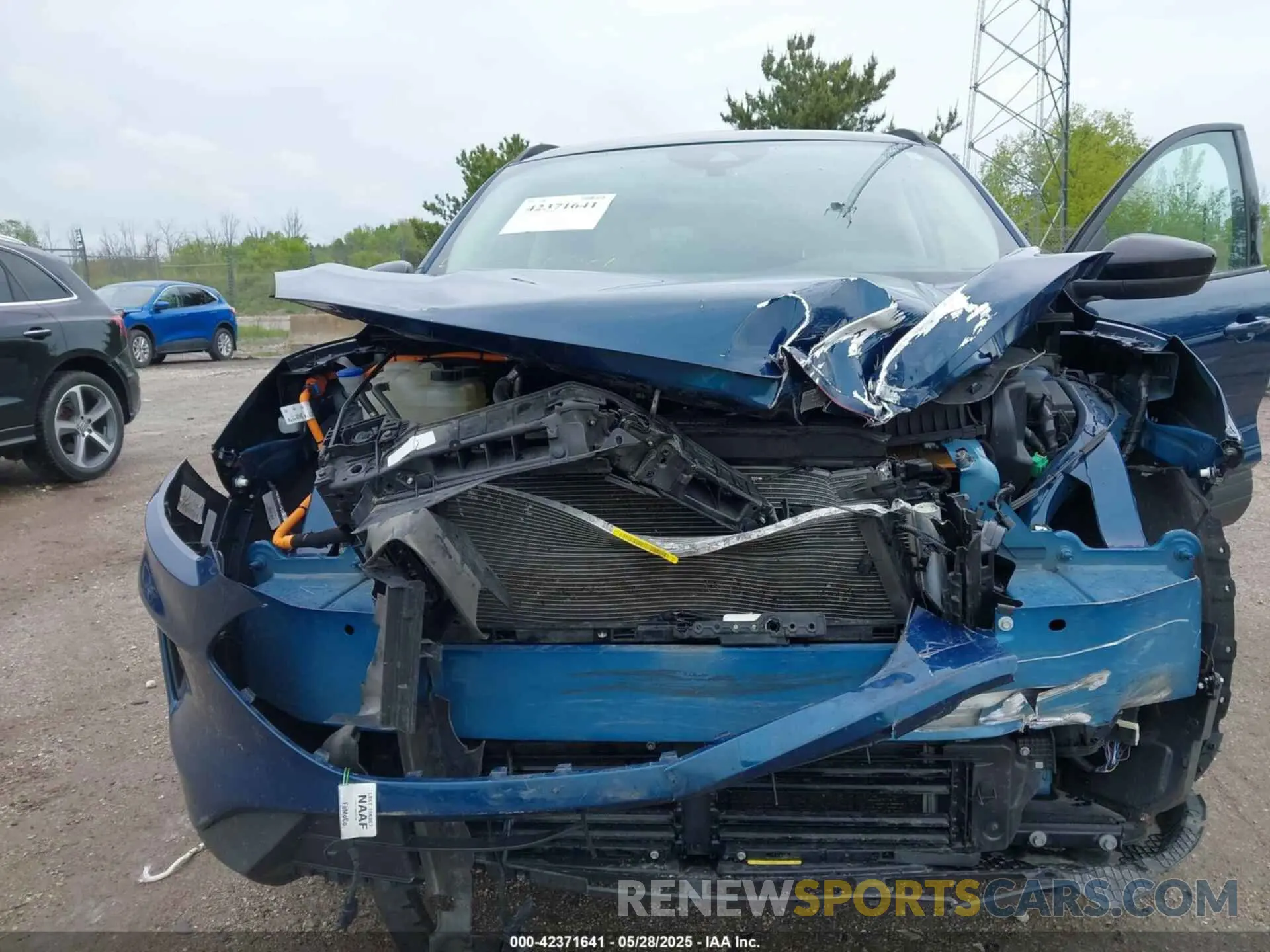 6 Photograph of a damaged car 1FMCU9BZ8LUC13160 FORD ESCAPE 2020