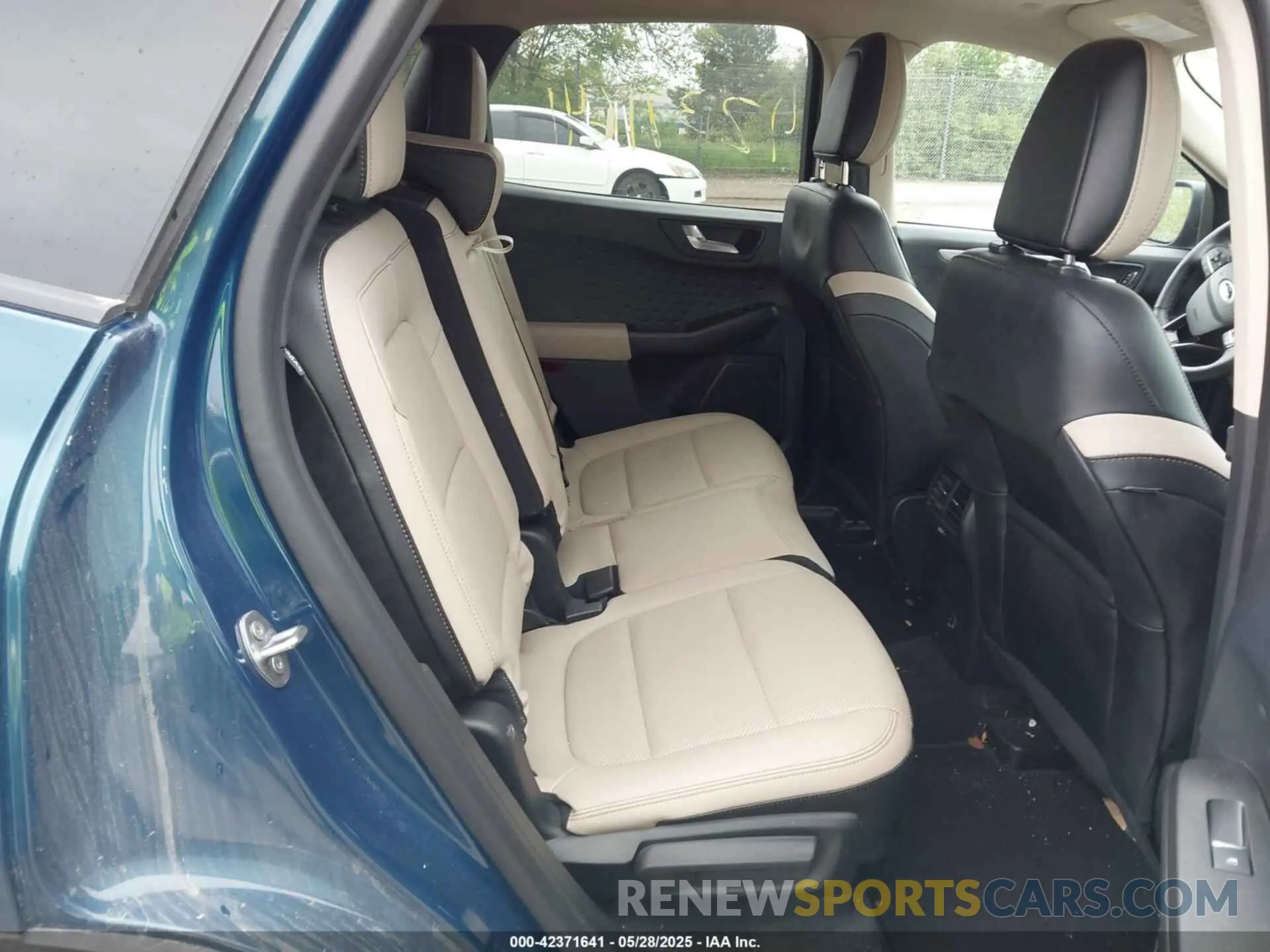 8 Photograph of a damaged car 1FMCU9BZ8LUC13160 FORD ESCAPE 2020