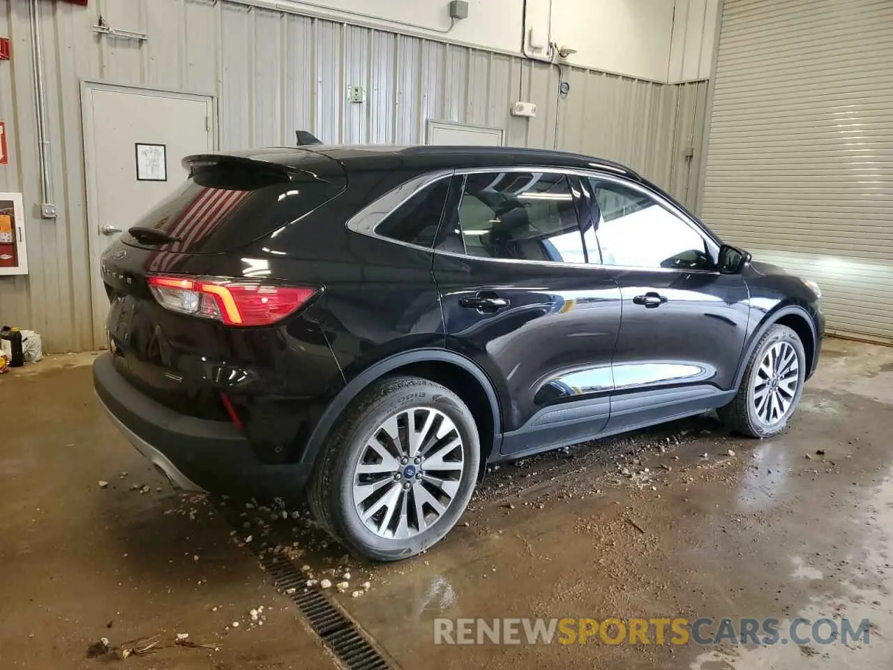 3 Photograph of a damaged car 1FMCU9DZ0LUC11626 FORD ESCAPE 2020