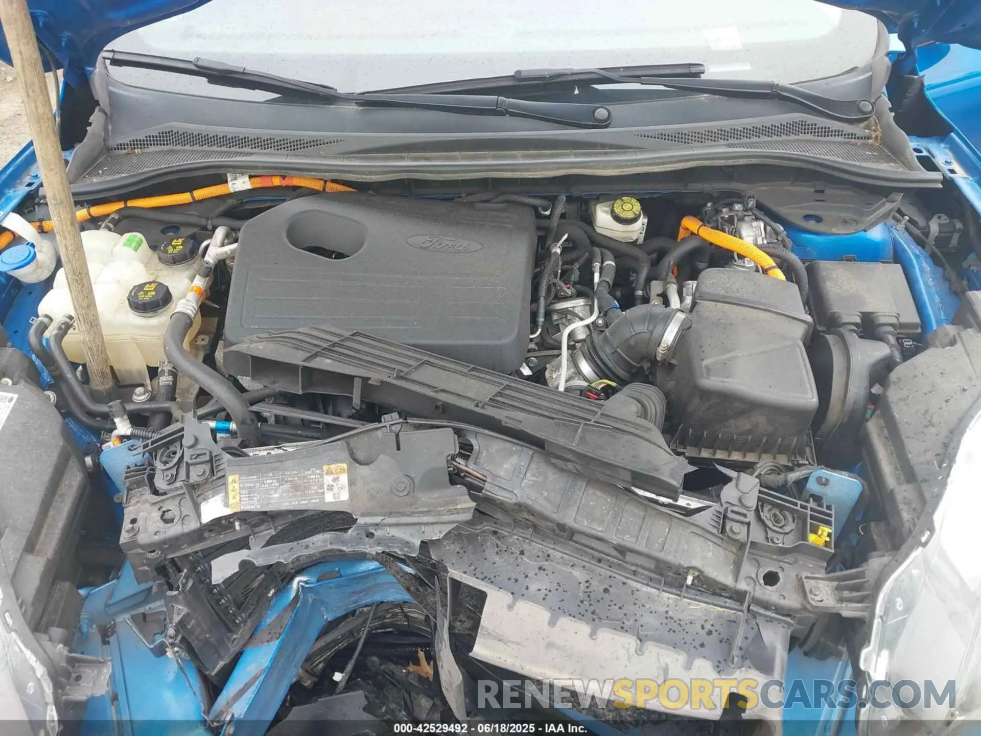 10 Photograph of a damaged car 1FMCU9DZ1LUA12889 FORD ESCAPE 2020