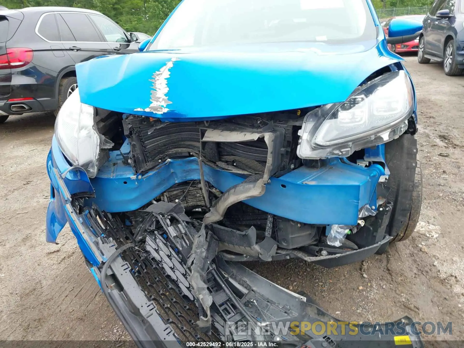 6 Photograph of a damaged car 1FMCU9DZ1LUA12889 FORD ESCAPE 2020