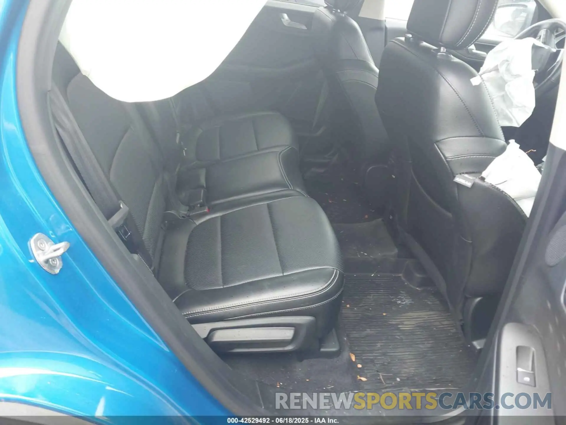 8 Photograph of a damaged car 1FMCU9DZ1LUA12889 FORD ESCAPE 2020
