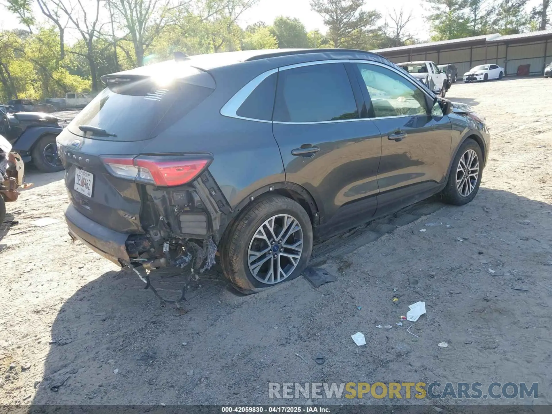 4 Photograph of a damaged car 1FMCU9DZ2LUA86600 FORD ESCAPE 2020