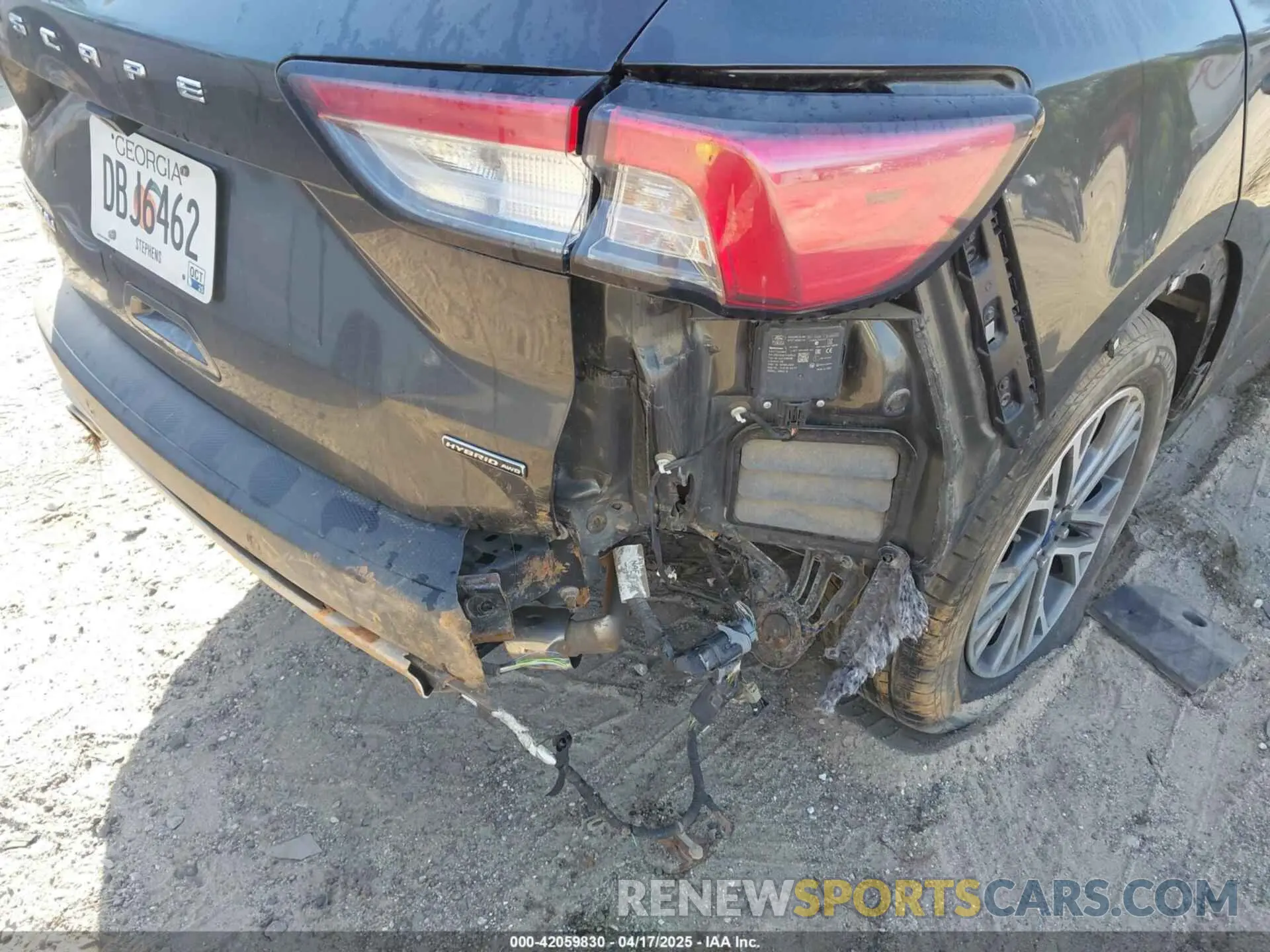 6 Photograph of a damaged car 1FMCU9DZ2LUA86600 FORD ESCAPE 2020