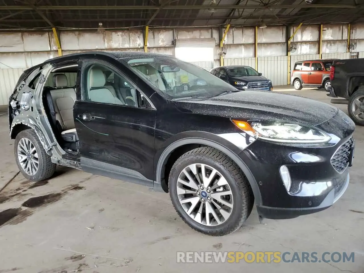 4 Photograph of a damaged car 1FMCU9DZ2LUB49050 FORD ESCAPE 2020