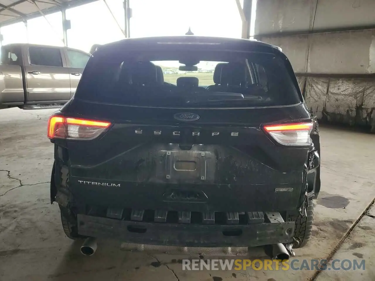 6 Photograph of a damaged car 1FMCU9DZ2LUB49050 FORD ESCAPE 2020