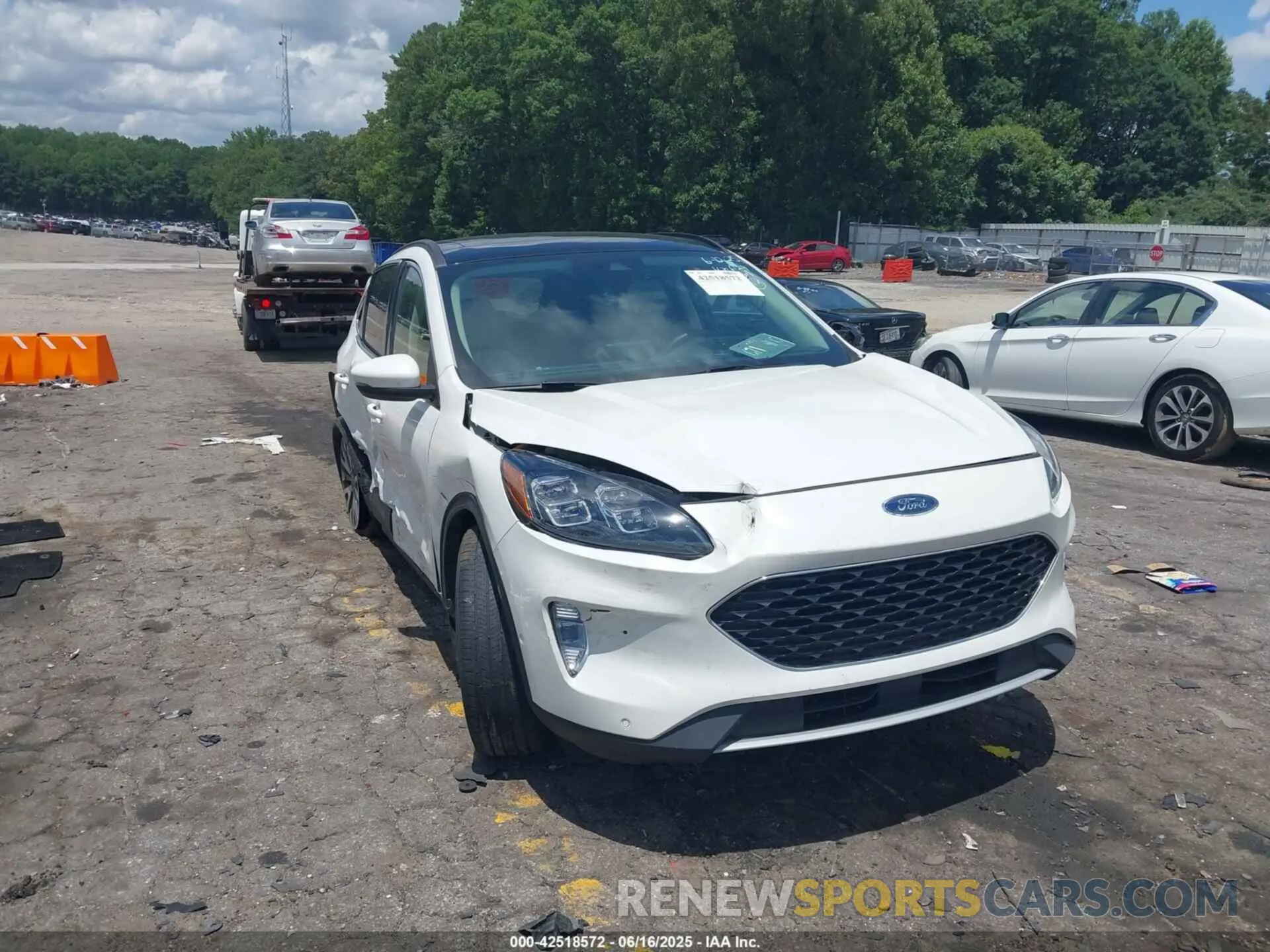 1 Photograph of a damaged car 1FMCU9DZ7LUB56124 FORD ESCAPE 2020
