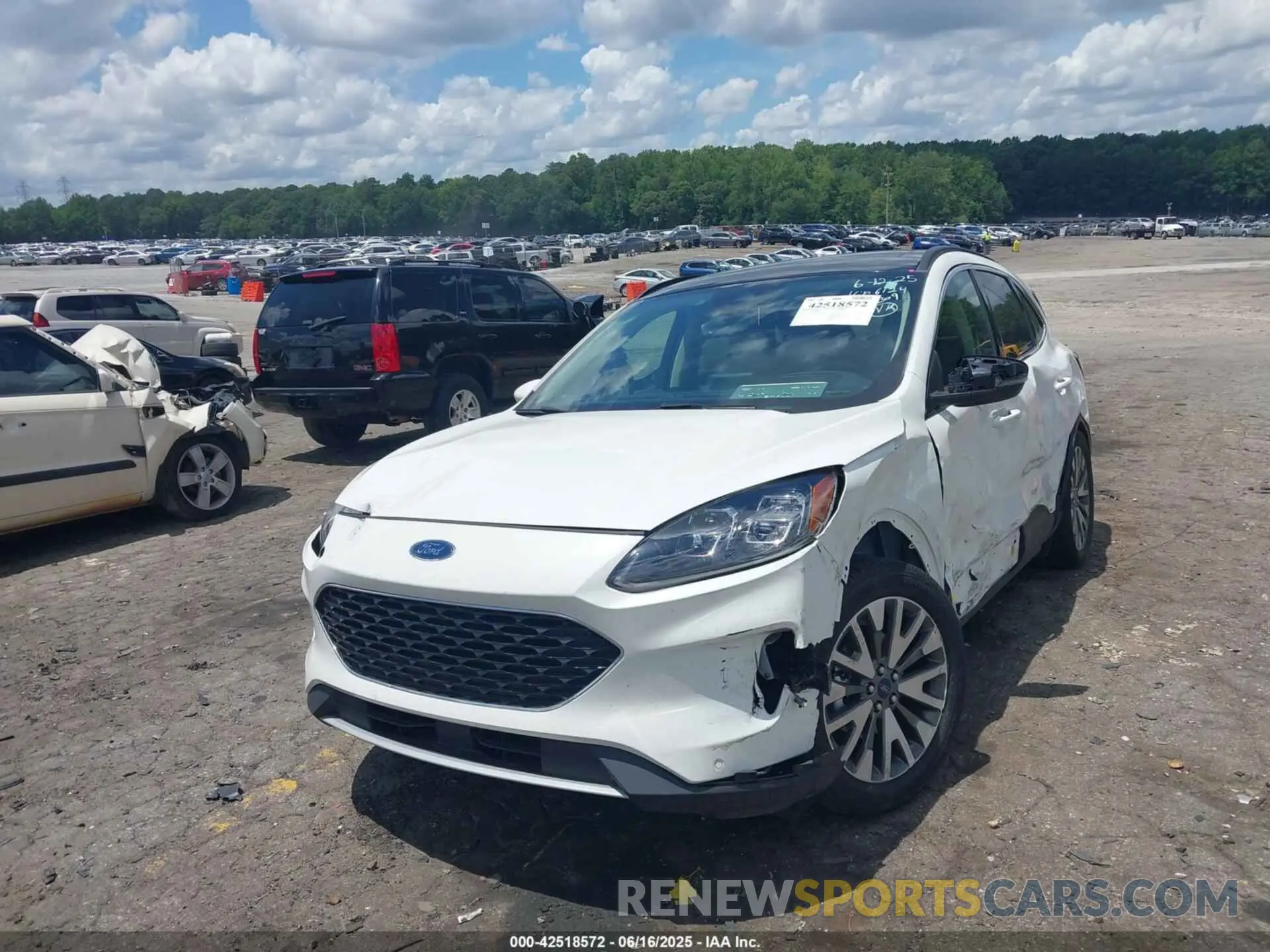 2 Photograph of a damaged car 1FMCU9DZ7LUB56124 FORD ESCAPE 2020
