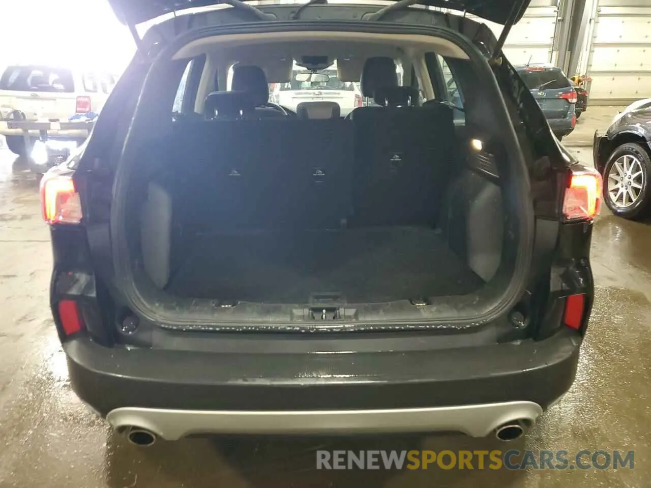 6 Photograph of a damaged car 1FMCU9F66LUB69112 FORD ESCAPE 2020