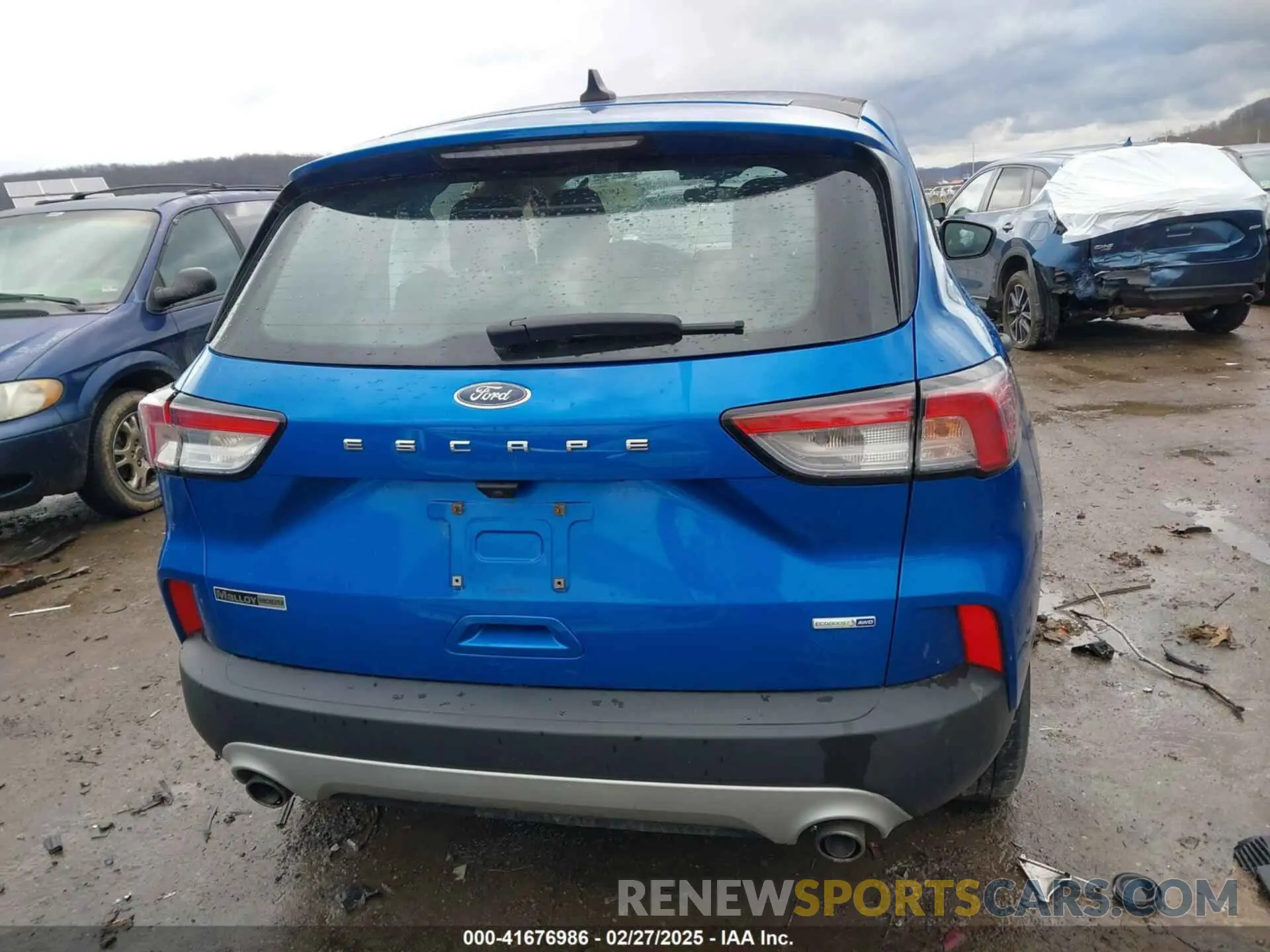 17 Photograph of a damaged car 1FMCU9F69LUB93713 FORD ESCAPE 2020
