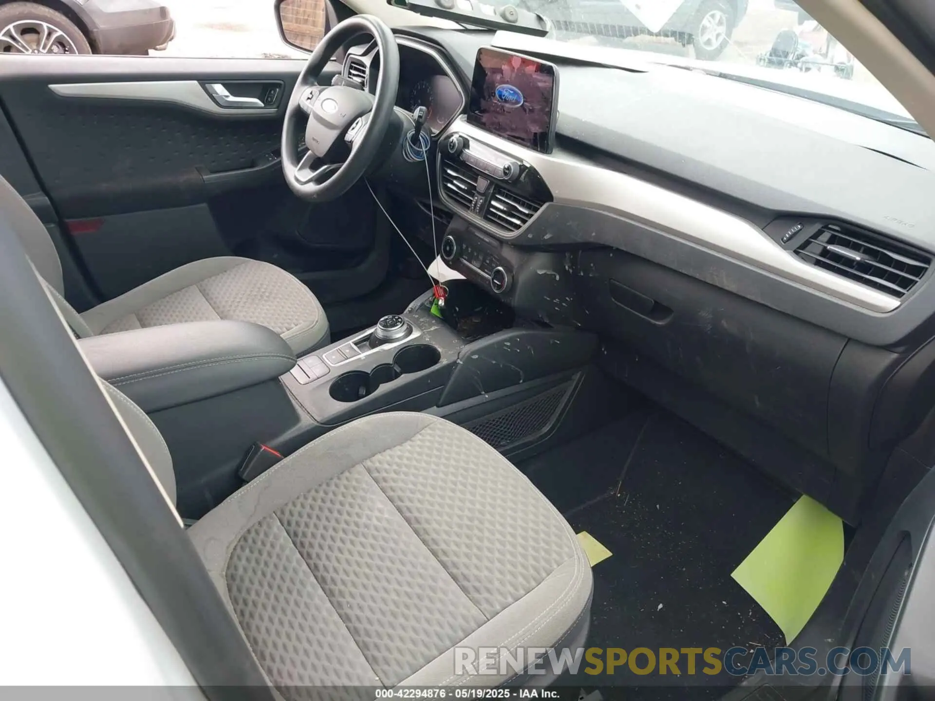 5 Photograph of a damaged car 1FMCU9G60LUB80380 FORD ESCAPE 2020