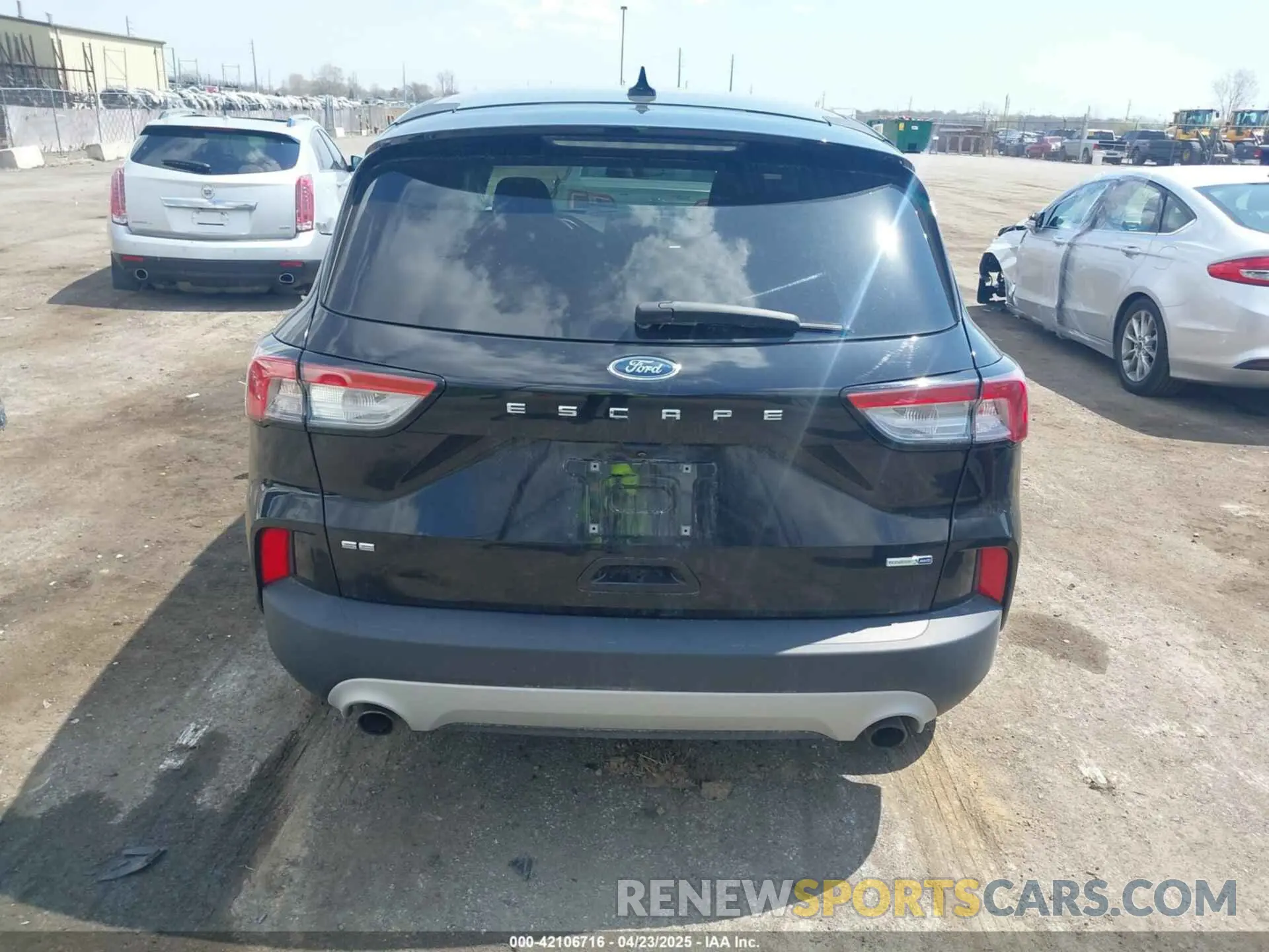 15 Photograph of a damaged car 1FMCU9G61LUA09783 FORD ESCAPE 2020