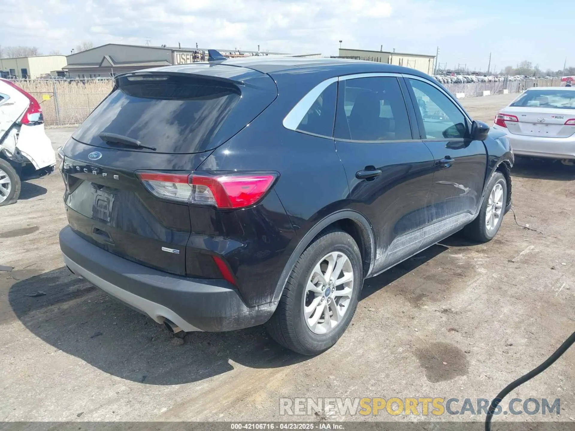 4 Photograph of a damaged car 1FMCU9G61LUA09783 FORD ESCAPE 2020