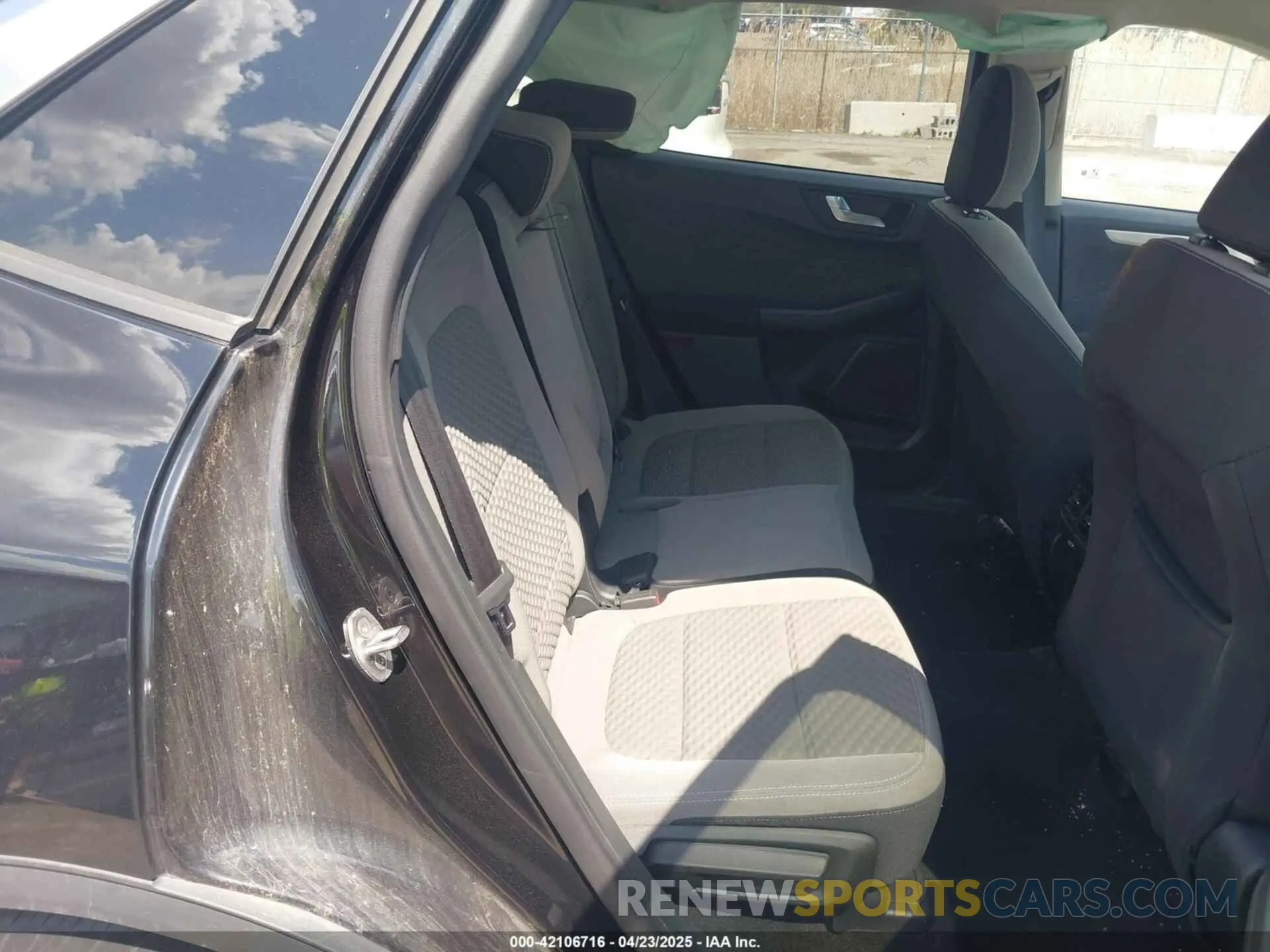 8 Photograph of a damaged car 1FMCU9G61LUA09783 FORD ESCAPE 2020