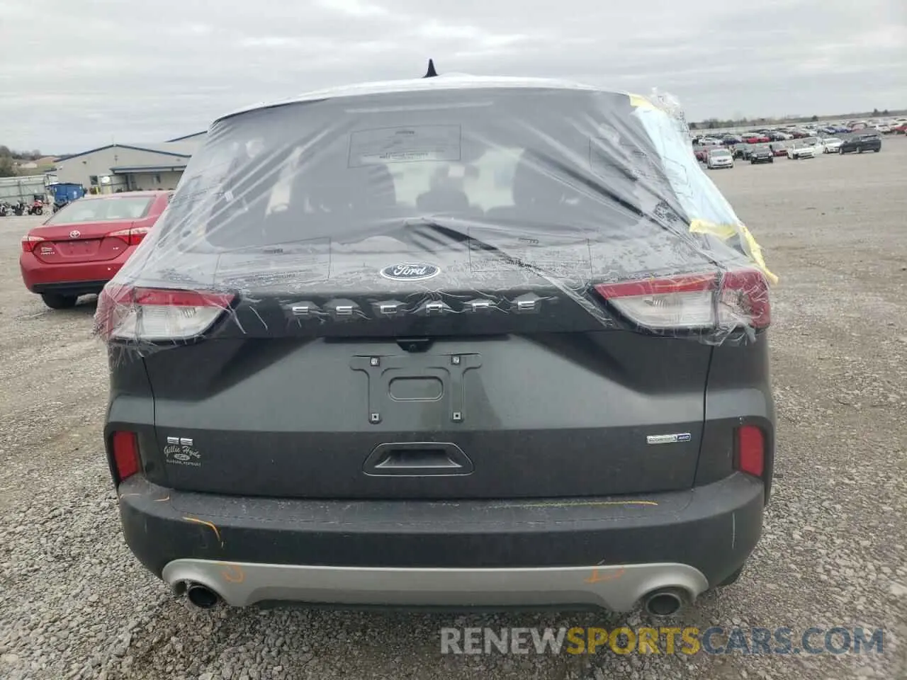 6 Photograph of a damaged car 1FMCU9G61LUB01475 FORD ESCAPE 2020